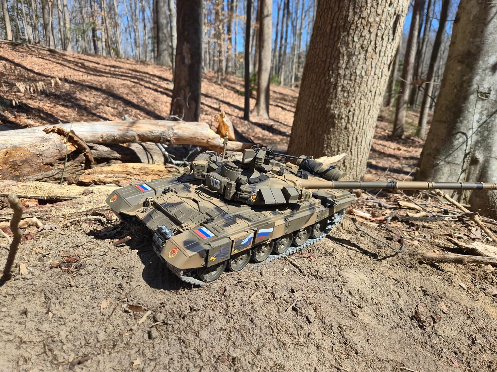 1/16 RC Tank, Heng Long Russian T90 Army Toy with Smoke, Sound and Lights, 2.4G Remote Control Tank That Shoots with Upgraded Metal Tracks, Idler and Sprocket Wheel, Steel Gearbox, Batteries*2 customer photo 1