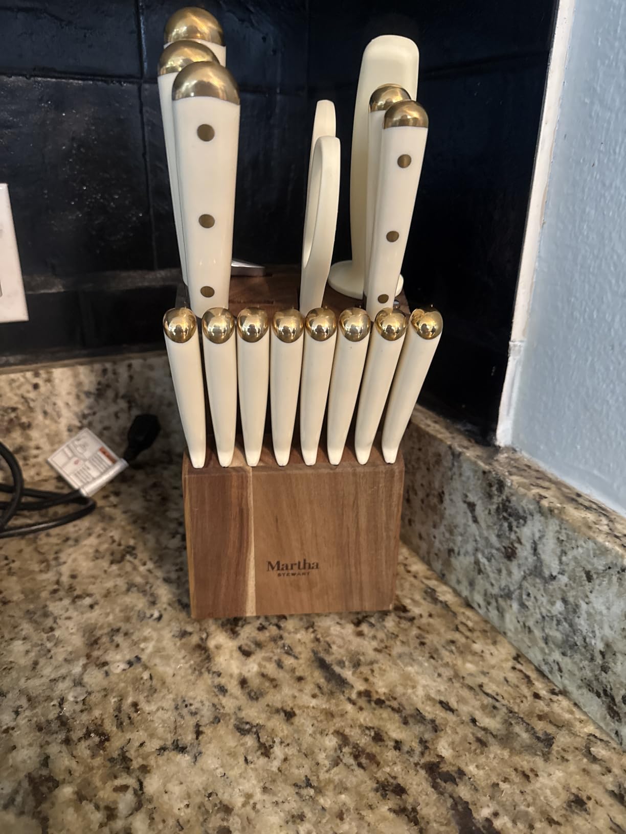 Martha Stewart Knife Block Set 16-Piece - Lockton High Carbon Stainless Steel Forged Full Tang Chef Knives, Acacia Wood Block, Triple Riveted Handles, Linen White & Gold customer photo 1