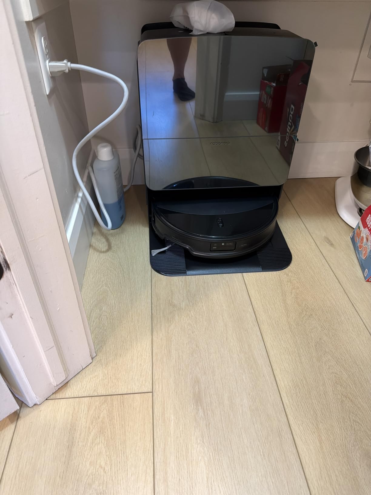 roborock Saros 10R Robot Vacuum and Mop, 22000Pa, Edge Cleaning customer photo 2