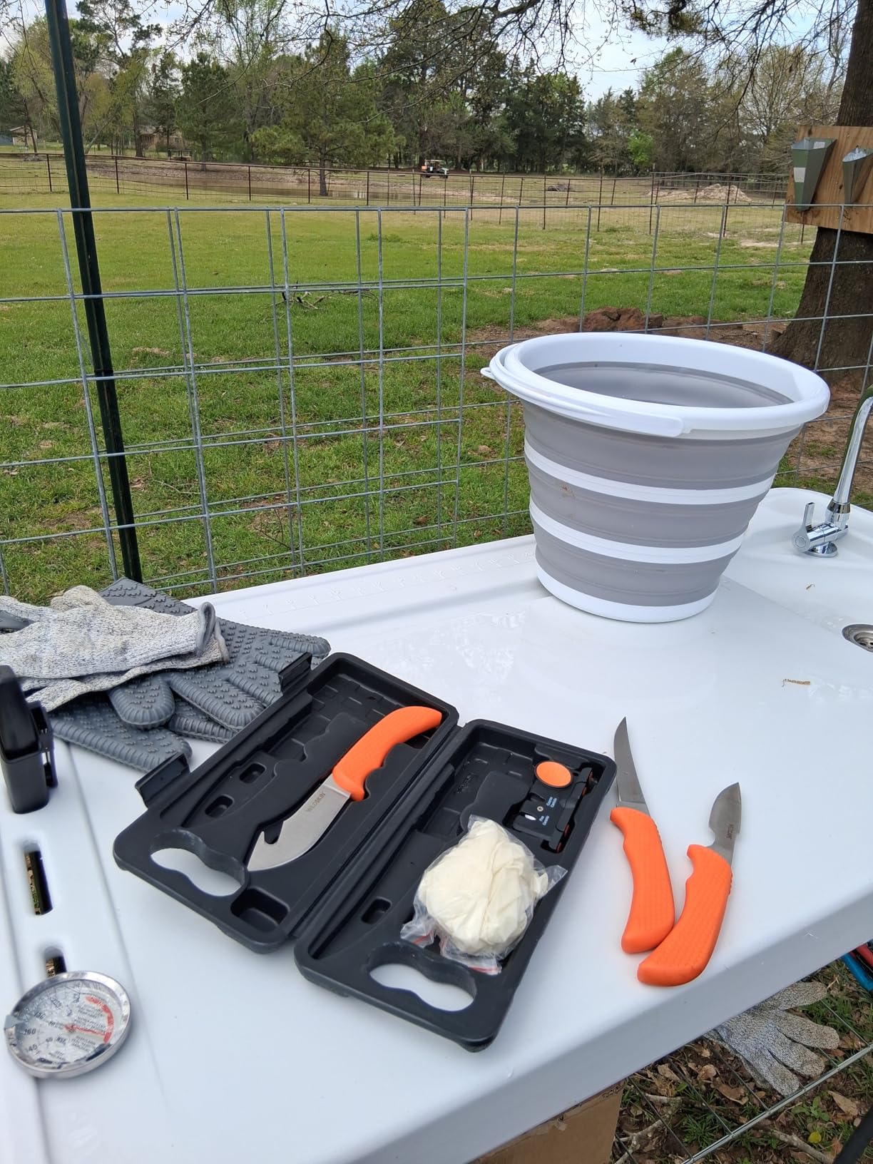 OUTDOOR EDGE Wild Roll Pack - 5-Piece Hunting Kit & Game Processing Set - Includes Gut Hook Skinning Knife, Caping Knife, Boning Blade & Two Stage Sharpener customer photo 2