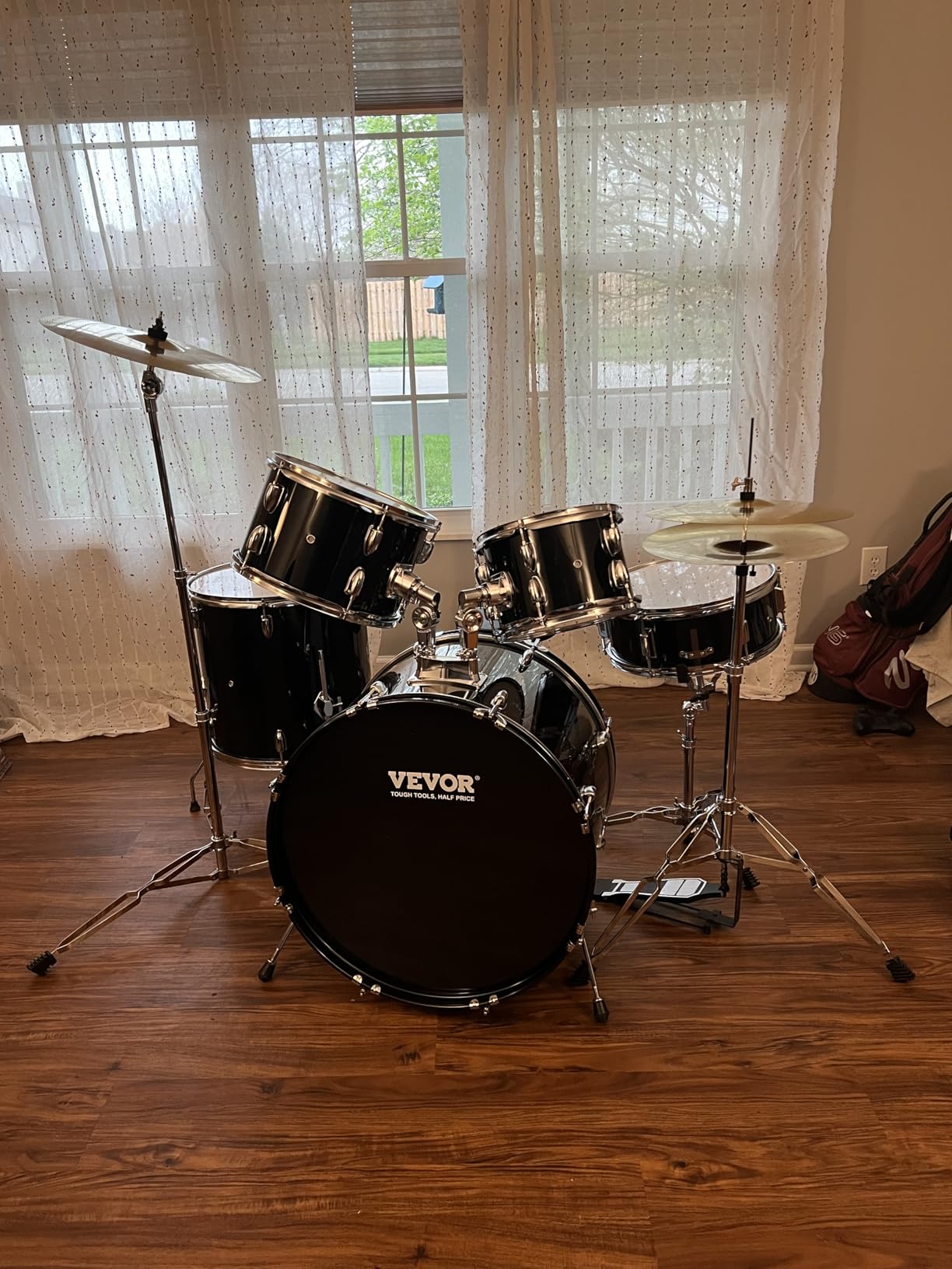 VEVOR Adult 5-Piece Drum Set, 22 Inches Complete Full Size Kit with Bass, Toms, Snare, Floor, Adjustable Throne, Stands, Cymbal, Hi-Hat Pedal and Drumsticks, Black customer photo 1