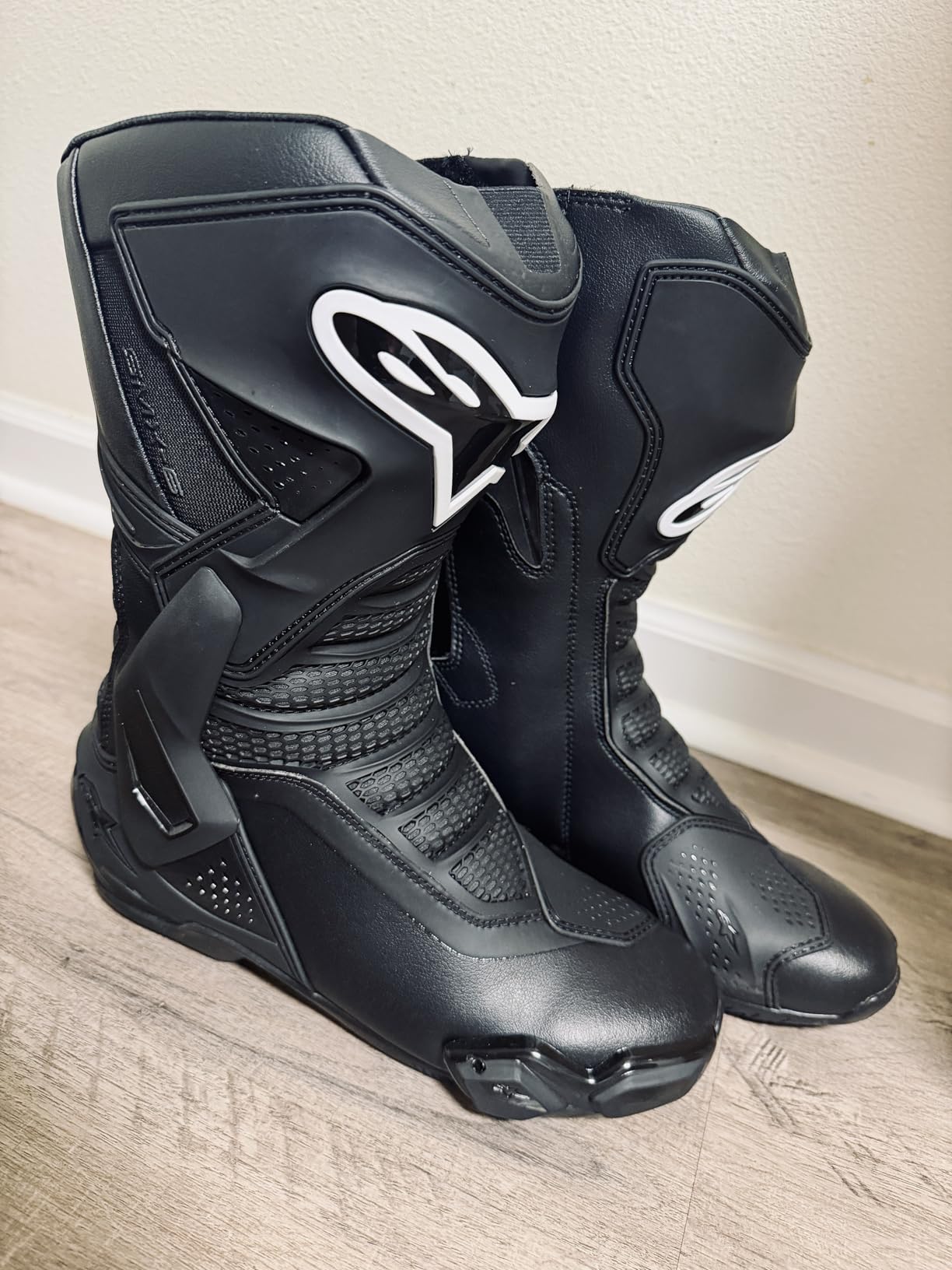 Alpinestars SMX-6 V3 Motorcycle Boots, High-Speed Protection & Comfort - CE Certified, Replaceable Toe Sliders, Enhanced Ankle Protection, Breathable & Lightweight Design | Weatherproof driving comfort customer photo 1
