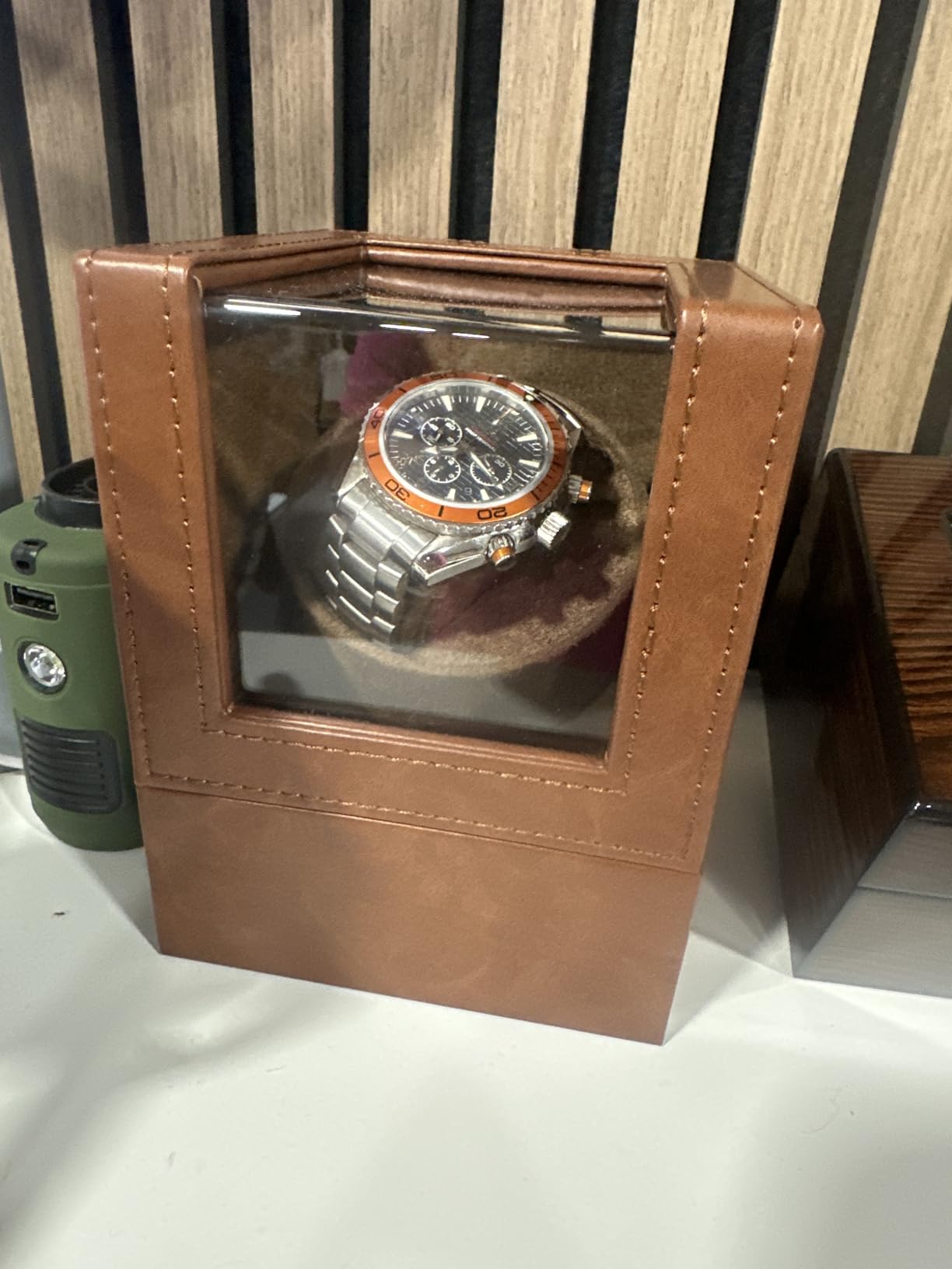 Single Automatic Watch Winder, Quiet Japanese Motor, Battery/AC Powered customer photo 1