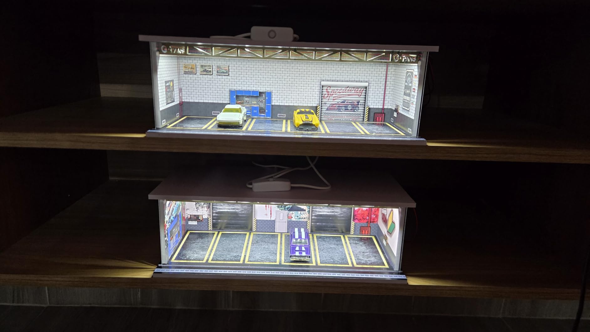 G-FANS 1:64 LED Parking Lot Diorama Display Case customer photo 2
