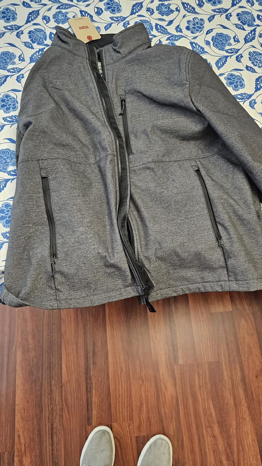 Levi's Men's Stand Collar Softshell Jacket customer photo 2