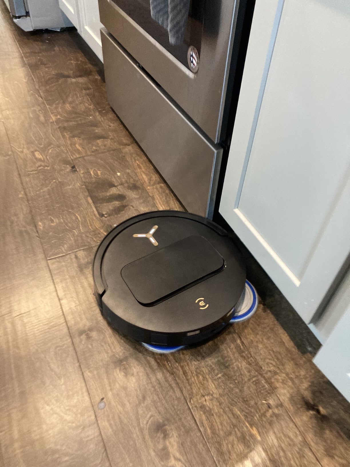 ECOVACS DEEBOT T50 PRO Omni Robot Vacuum and Mop, 3.19” Ultra-Slim, 15,000Pa Suction, ZeroTangle 2.0, TruEdge Edge Cleaning, AIVI 3D Obstacle Avoidance, Auto Mop Wash & Dry, Self-Emptying customer photo 2