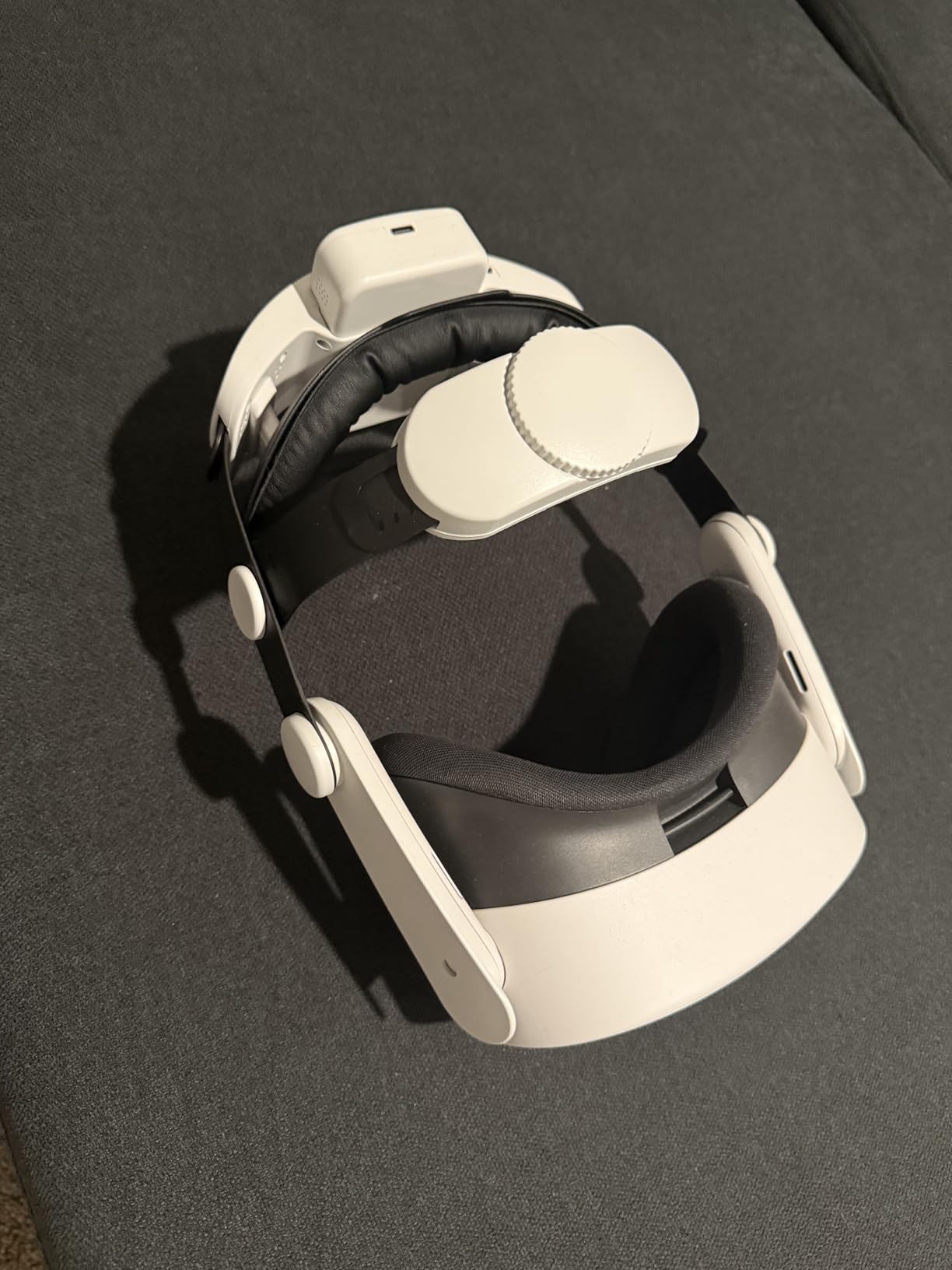 Kawaye for Meta Quest 3S/Quest 2/Quest 3 Head Strap with 10000mAh Hot-Swap Battery Pack, Double Knobs Adjustable VR Headset Strap with Two Large Support Pad Enhanced Support, Reduce Pressure-Upgraded customer photo 2
