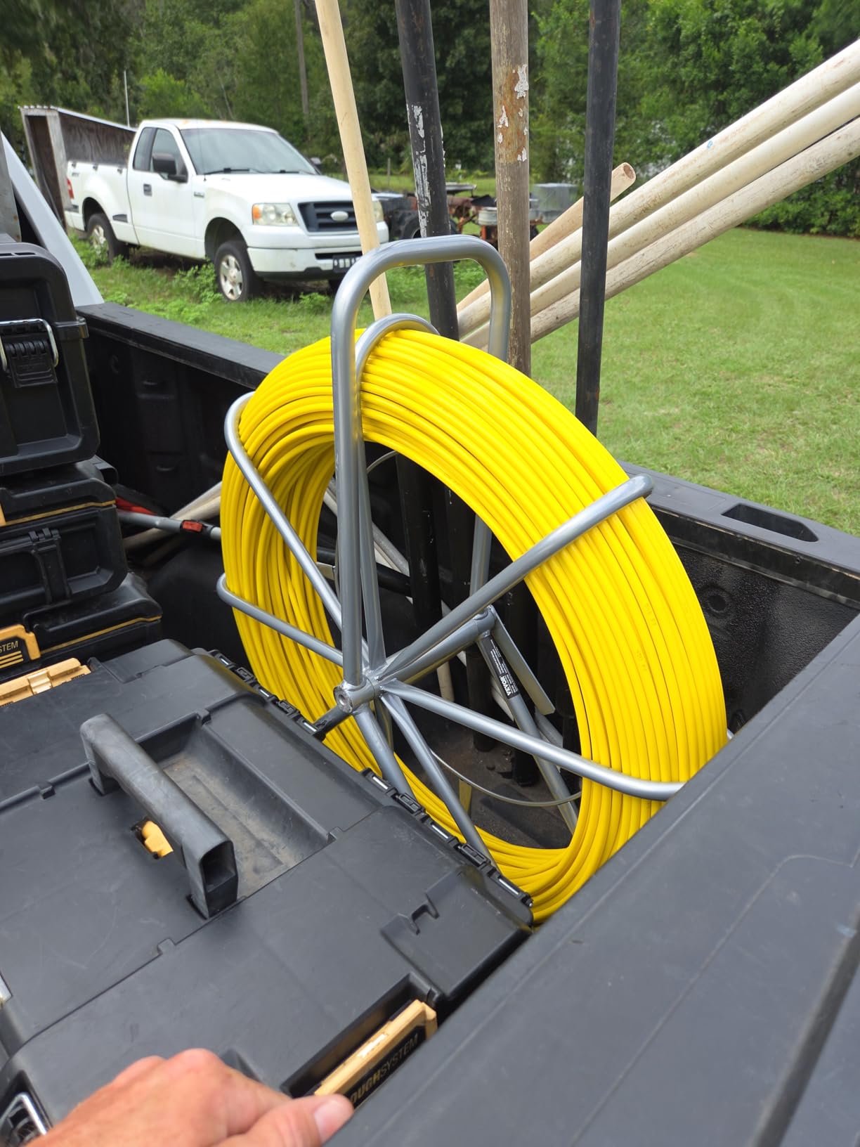 VEVOR Fish Tape Fiberglass 656 ft, 5/16 in Duct Rodder Fishtape Wire Puller for Walls and Electrical Conduit customer photo 1