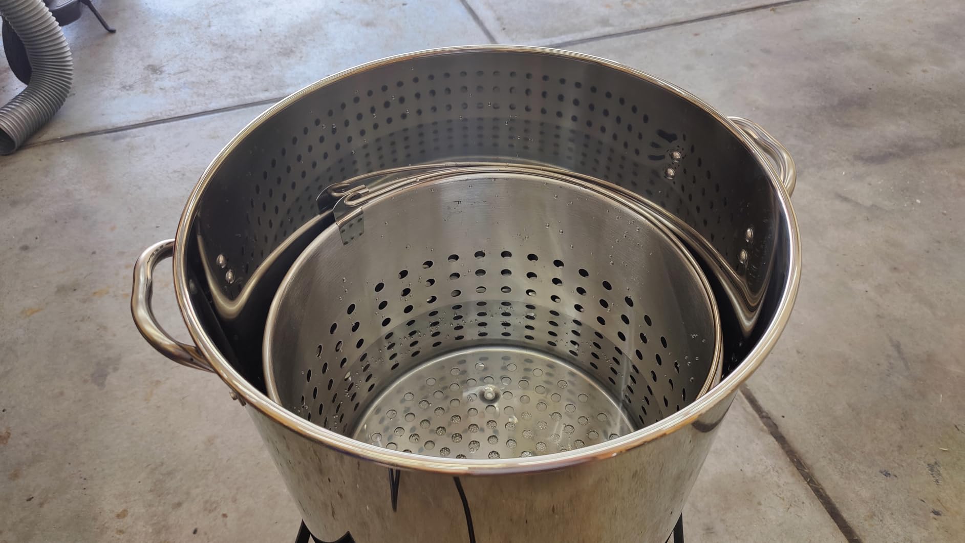 Stainless Steel 100QT Crawfish Boiler with Cover & 18 Inch Skimmer | 110,000BTU Propane Burner, 20PSIG Regulator, Crab, Shrimp, Seafood Boil Pot with Basket customer photo 1