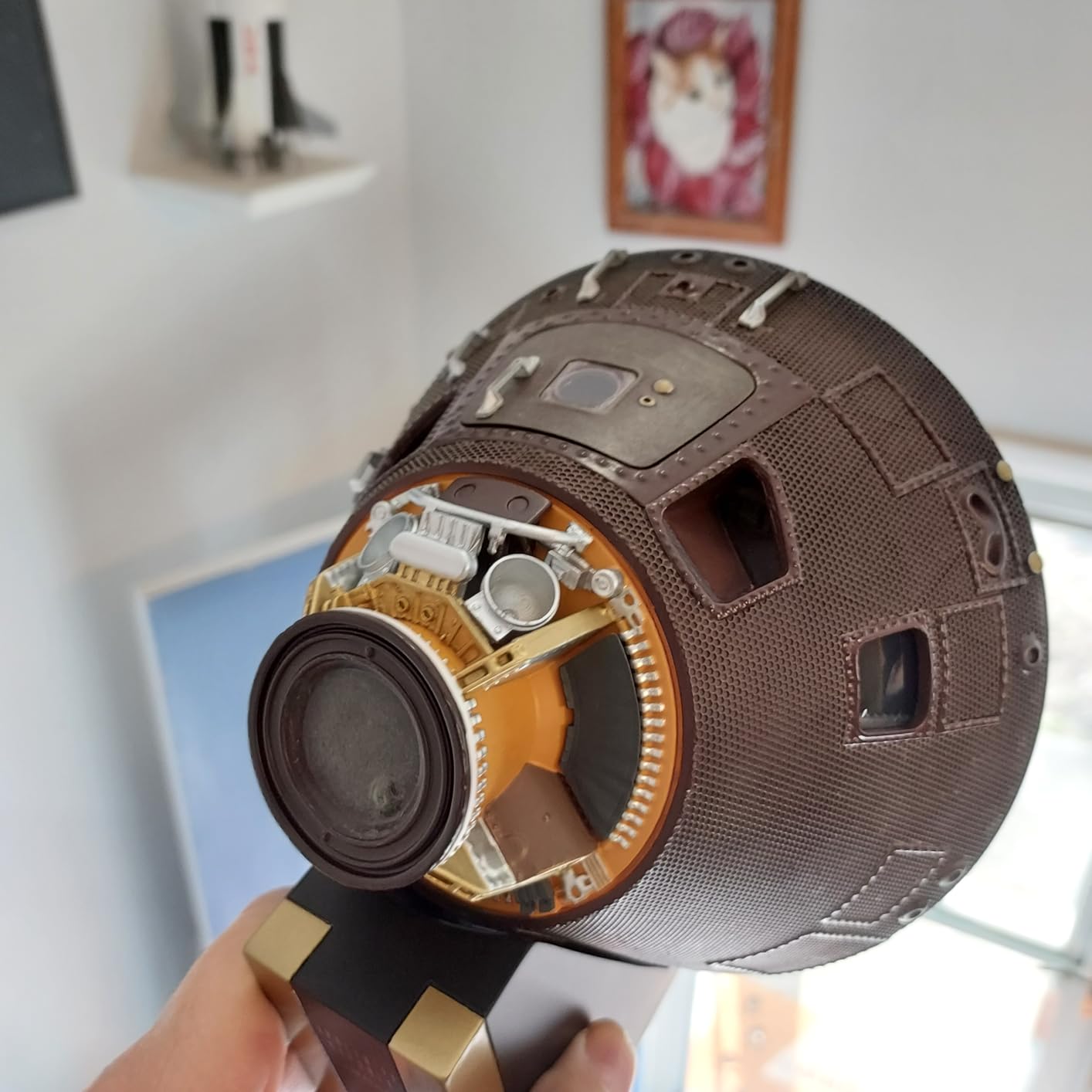 Executive Series Apollo 11 Capsule Model - 1:25 Scale, Officially Licensed NASA Spacecraft Replica, Injection-Molded Resin with Display Stand customer photo 2