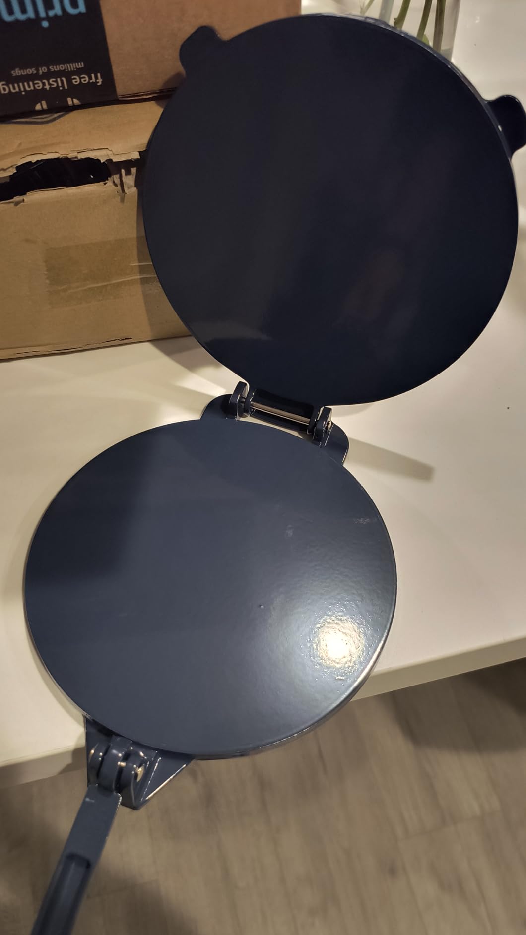 Oster Ravello 8-Inch Cast Aluminum Tortilla Press and Roti Maker - Traditional Flatbread Press with Glossy Blue Finish customer photo 2