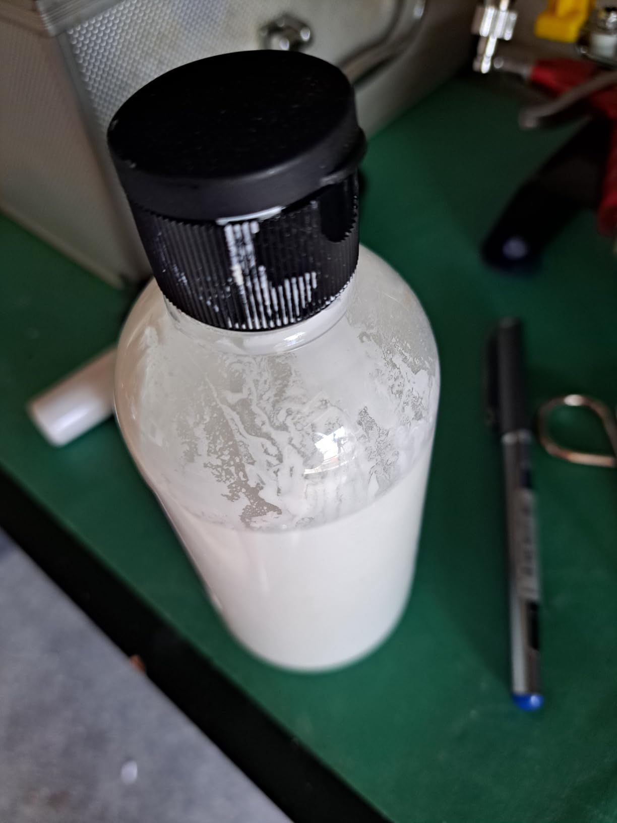 Nicpro Black, Gray, White Surface Primer Airbrush Paint (8.45oz, 250 ml) customer photo 2