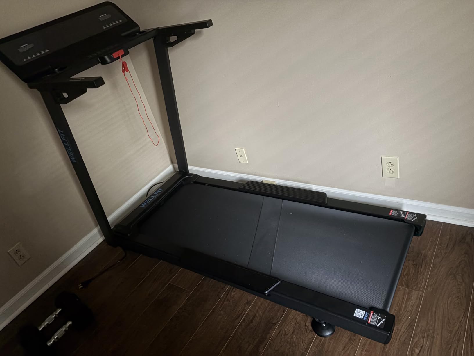 WELLFIT Auto Incline Treadmill, 15% Incline Heavy Duty Treadmill for Home | 4.5HP, 10 MPH, 500 lbs Capacity, 20'' x 55'' Running Area Treadmills with Pulse Sensor, Bluetooth Player & LED Display customer photo 1