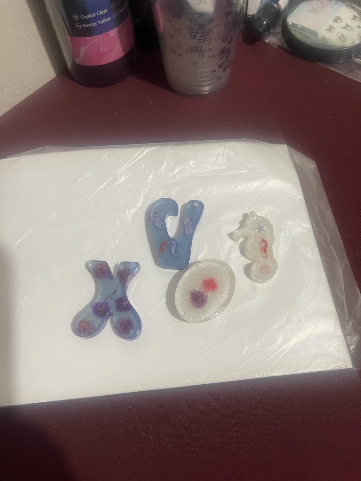 KISREL Epoxy Resin Kit for Beginners, 32oz Resin Kit with Coaster Molds, Complete Accessories Include Pigment, Mica Powders, Dried Flowers, Glitter, Measuring Cups and Other Resina Supplie customer photo 2
