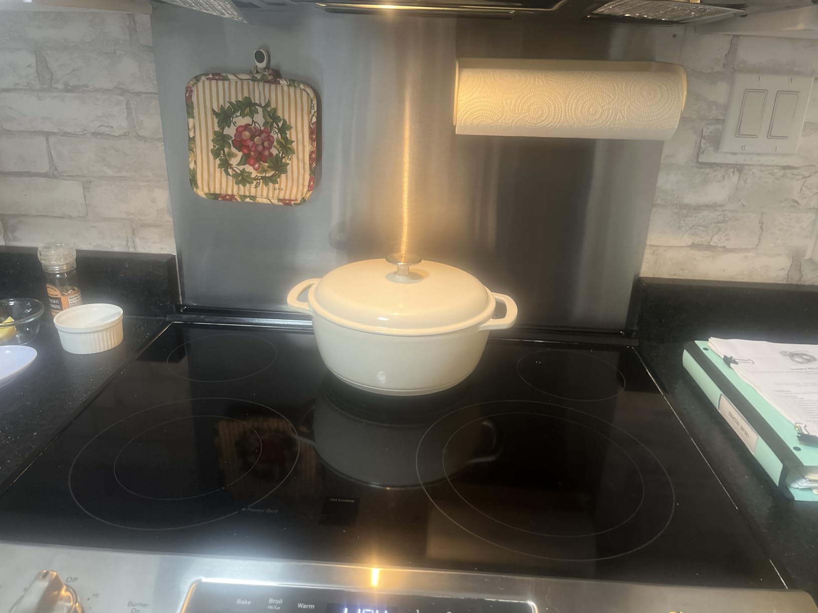 Enameled Cast Iron Dutch Oven - Umite Chef 5QT Pot with Lid & Cotton Potholders - Heavy-Duty Cookware for Bread Baking, Braising, Stews, Roasting(Cream White) customer photo 2