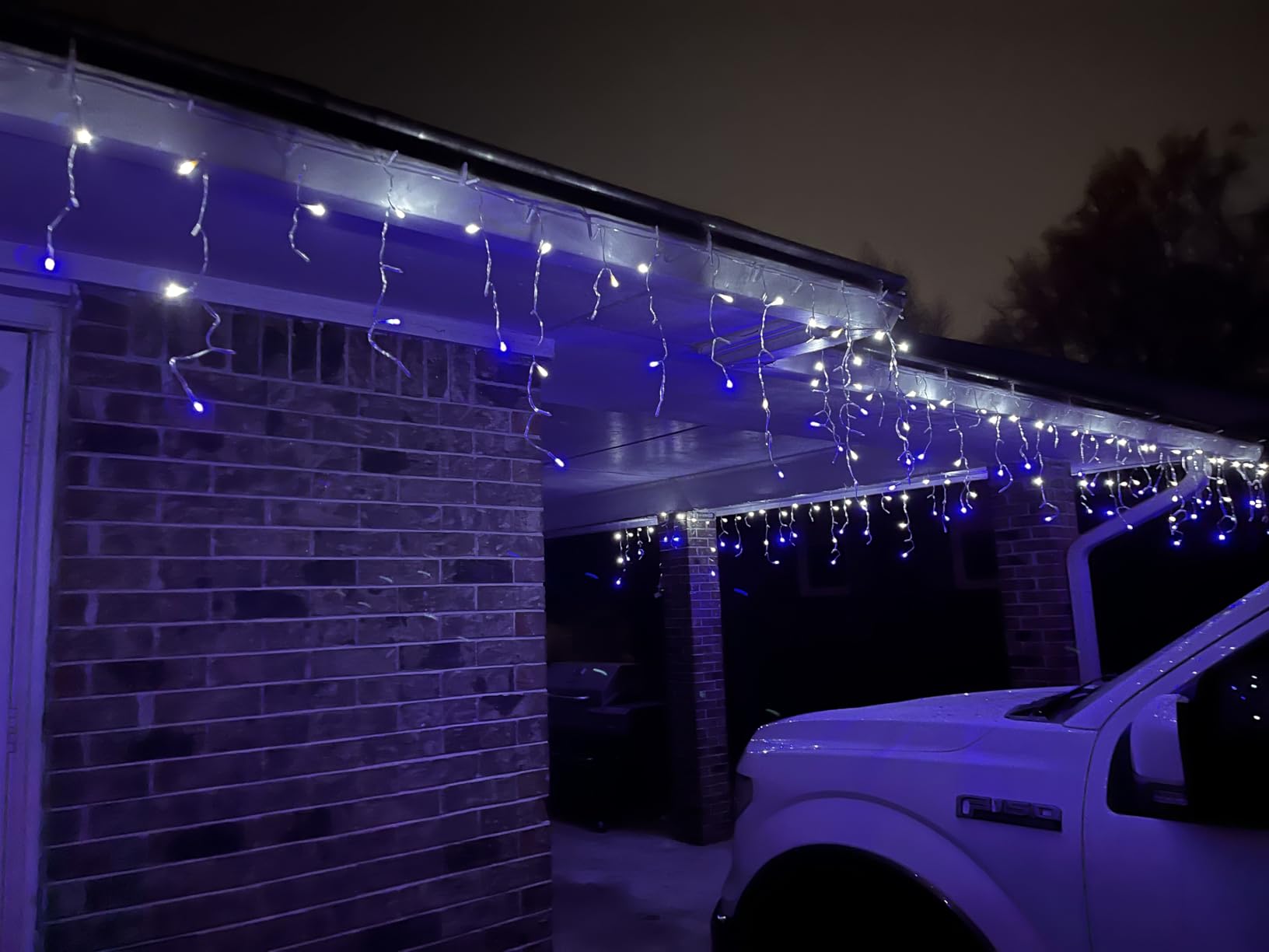 810 LED 82FT Christmas Lights Outdoor, 180Drops Icicle Lights with 12 Modes | Blue and White Icicle String Lights with Timer and Dimming for Eaves, Porches, Windows and Outdoor Displays customer photo 2