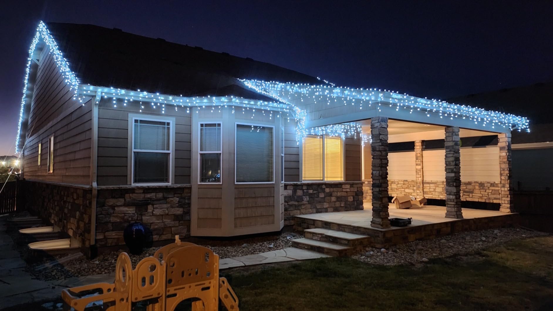 670 LED 66FT Christmas Lights Outdoor, 148 Drops Icicle Lights with 12 Modes | Cool White Icicle String Lights with Timer and Dimming for Eaves, Porches, Windows, Gazebos and Wedding Backdrops customer photo 2