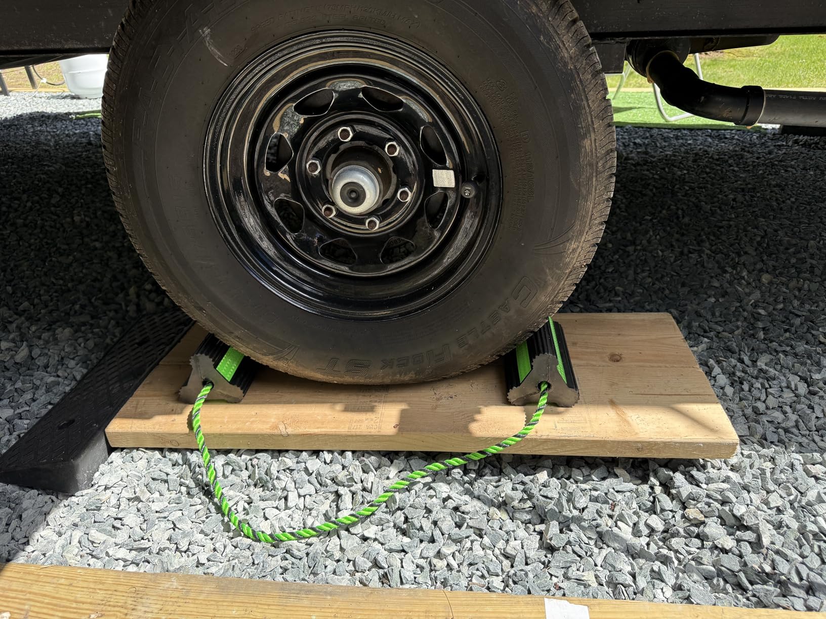 Rhino USA Heavy Duty Rubber Wheel Chocks - Non-Slip Trucks, RVs & Trailers | Durable Non-Slip Rubber Chocks for Safety. For Trucks, Trailers, RVs, Campers & Tires. Heavy Duty Holding Power. Black customer photo 2