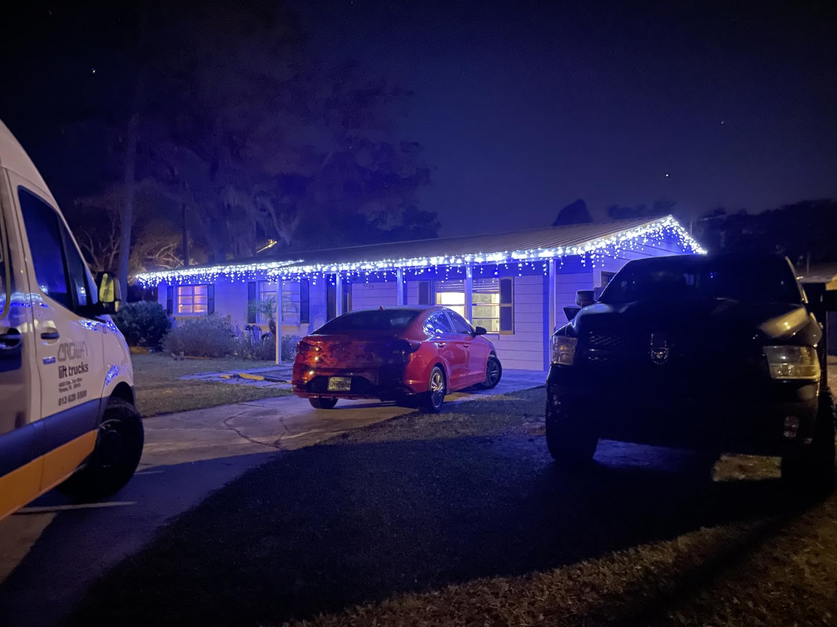 1620 LED 164FT Icicle Lights, 12 Modes Christmas Lights with 360 Drops, Warm White Weather-resistant Twinkle String Lights with Timer Memory and Dimming for Eaves, Roofs, Windows, Patios Decor customer photo 2