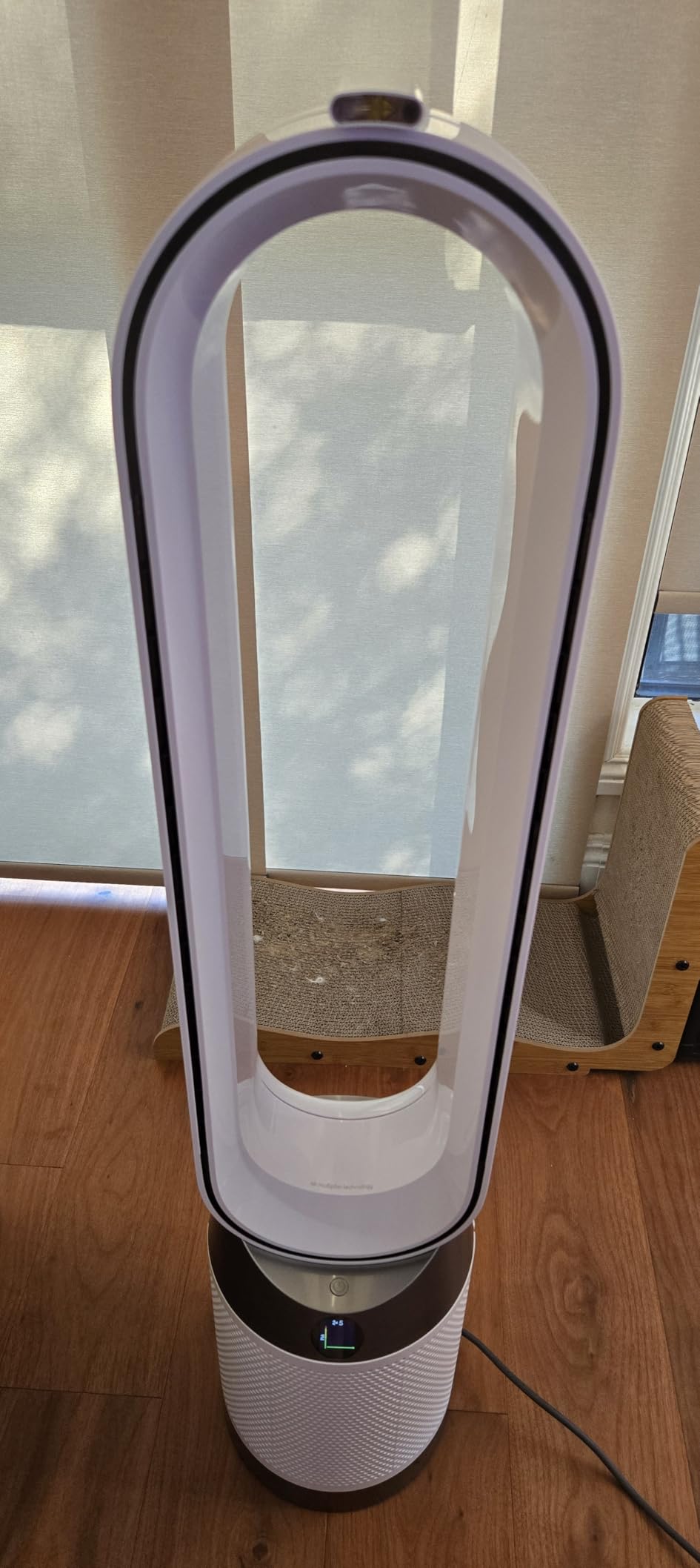 Dyson Purifier Cool PC1, HEPA Air Purifier Tower Fan, App and remote controlled, 350° oscillation, 10 levels, bladeless (White) customer photo 2