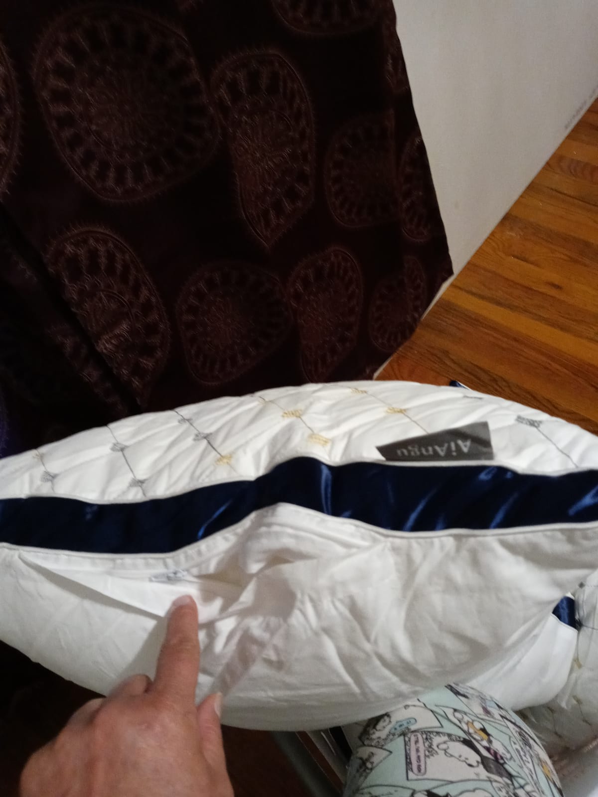 Canadian Luxury Goose Down Pillow Queen Size - 900 Fill Power | 100% Cotton with Teflon Shell- Ultra Comfort Sleep Pillows - Bed Pillows for Back, Stomach, Side Sleeper(White,(Pack of 1)) customer photo 2