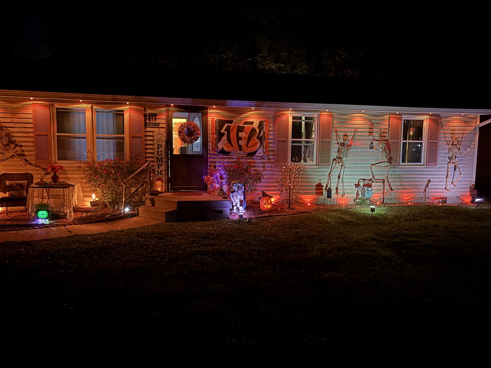 100 FT 2-in-1 Eaves & Ground Stakes LED String Lights, Outdoor RGB Light with App & Remote Control for House, Garden, and Landscape, Waterproof Smart Color-Changing Lighting for Holiday Everyday Decor customer photo 1