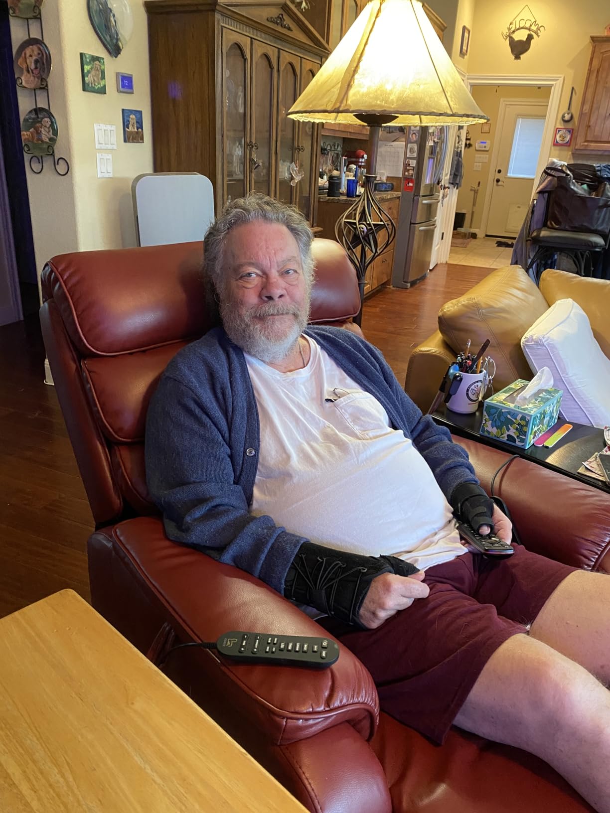 EONIX Power Lift Recliner Chair for Elderly, Heat and Massage(Medium) | Assist with Standing, Infinite Position, Lay Flat, USB Ports, 3.1