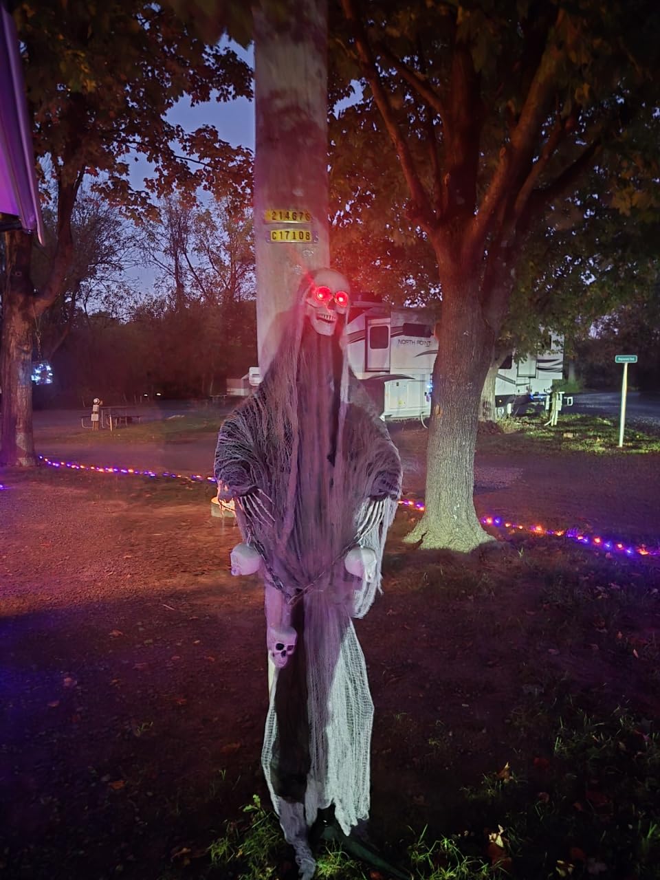 Outdoor Halloween Decorations, 71 inch Halloween Animatronics Decor with Led Light Eyes Sound & Touch Activated Scary Haunted House Decor customer photo 2
