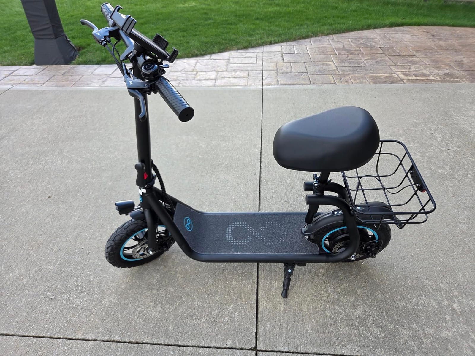 Gyroor Electric Scooter with Seat for Adults C1 450W Motor 20 Miles | 450W Silent Motor, 20 Miles Range, UL2272 Certified Safety, Folding Design with Comfort Seat, Includes Lock & Phone Holder customer photo 1