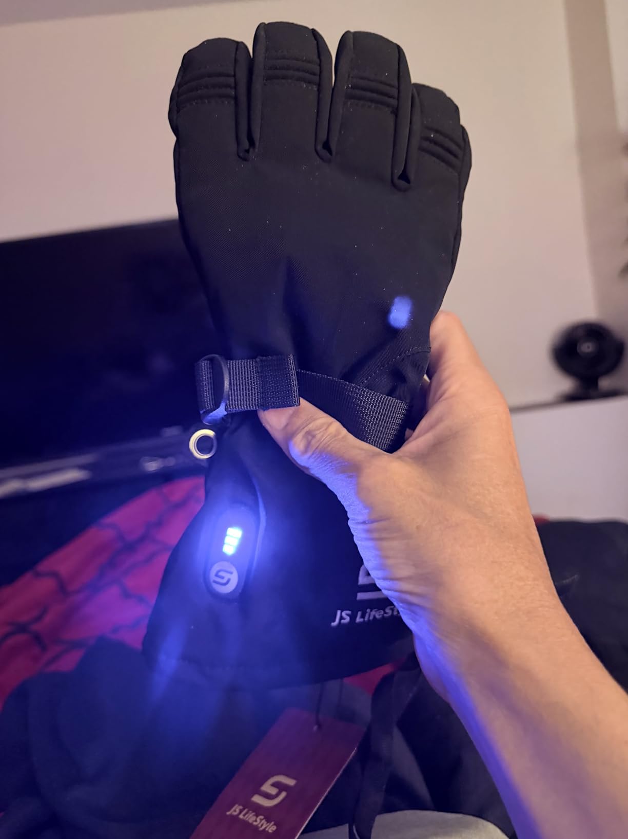 JS LifeStyle Heated Gloves for Men Women Rechargeable | Windproof Shell, 3 Level Heat, Up to 7H Runtime, Lights-Off Design, Touch Screen, for Winter Ski Work Motorcycle Outdoor customer photo 2