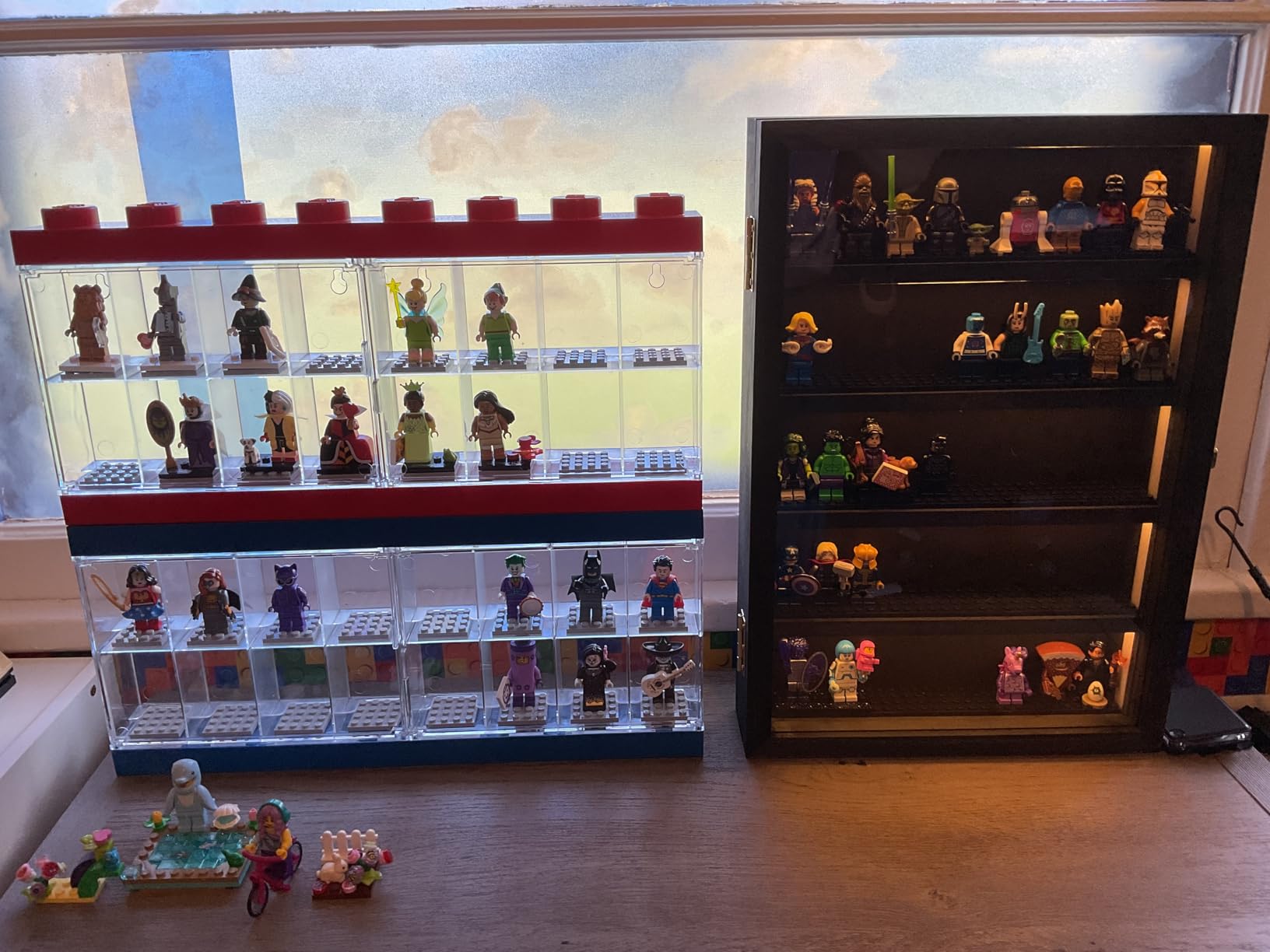 Minifigure Display Case - Black 16