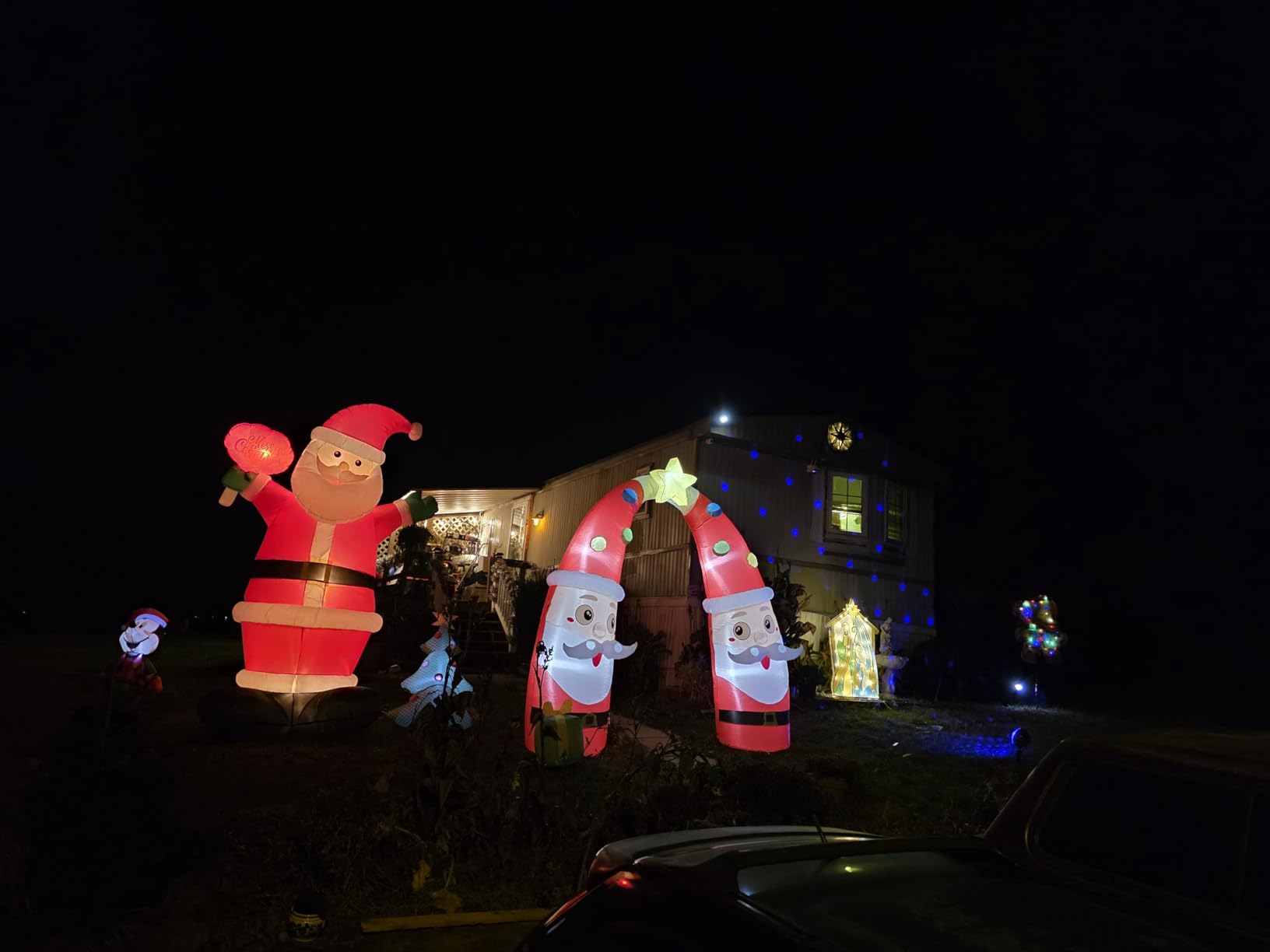 10FT H Giant Animated Christmas Inflatables Archway, Lovely Inflatable Santa Claus Archway with Gift Box, Jumbo Christmas Blow up Holiday Outdoor Yard Decoration Built-in LED Lights customer photo 1