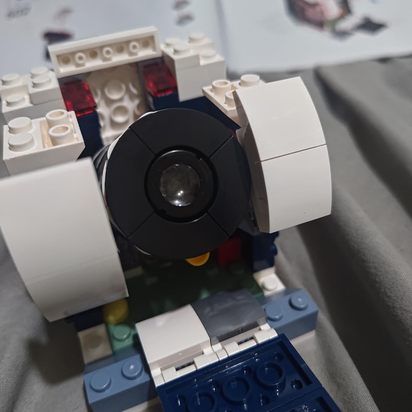 Lumibricks Alpine Observatory Lighting Building-Bricks Set with The Galaxy Projector, 2437 Pcs Space Themed Room Decor customer photo 1