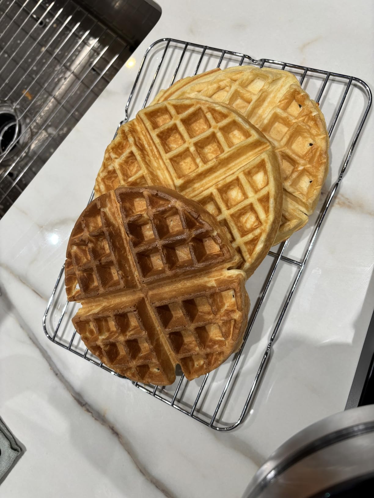 Cuisinart Double Flip Belgian Waffle Maker, Stainless Steel, 1400W, WAF-F40NAS customer photo 2