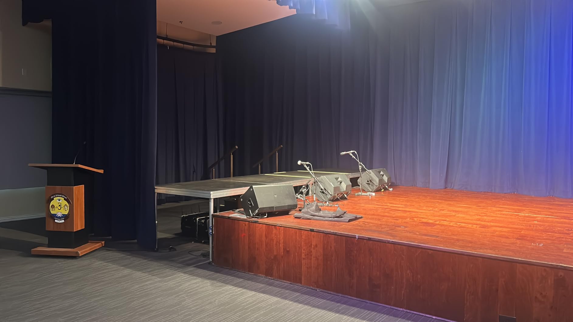 Tandefio Portable Stage with Height Adjustable Riser (24