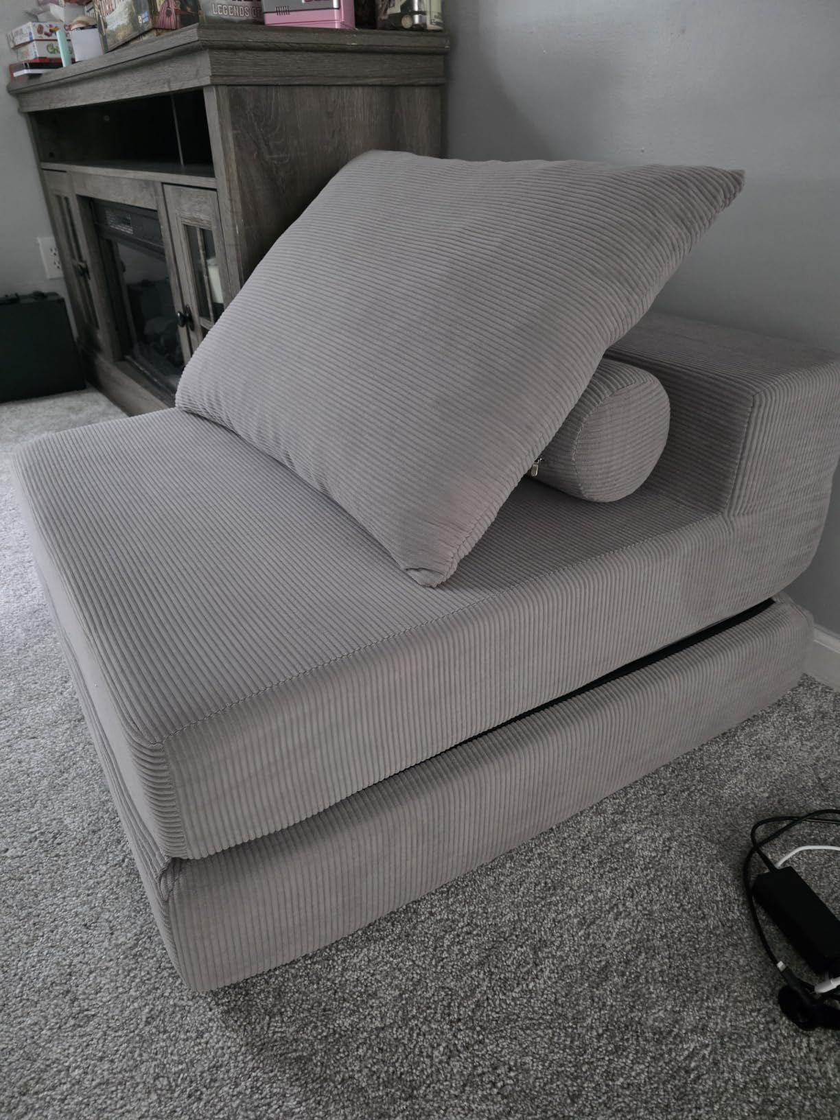 Folding Sofa Bed, 3-in-1 Convertible Sleeper Chair Bed with Pillows, Foldable Floor Couch with High-Density Foam, Futon Small Boneless Couch for Living Room Bedroom Lounge, Single, White customer photo 1