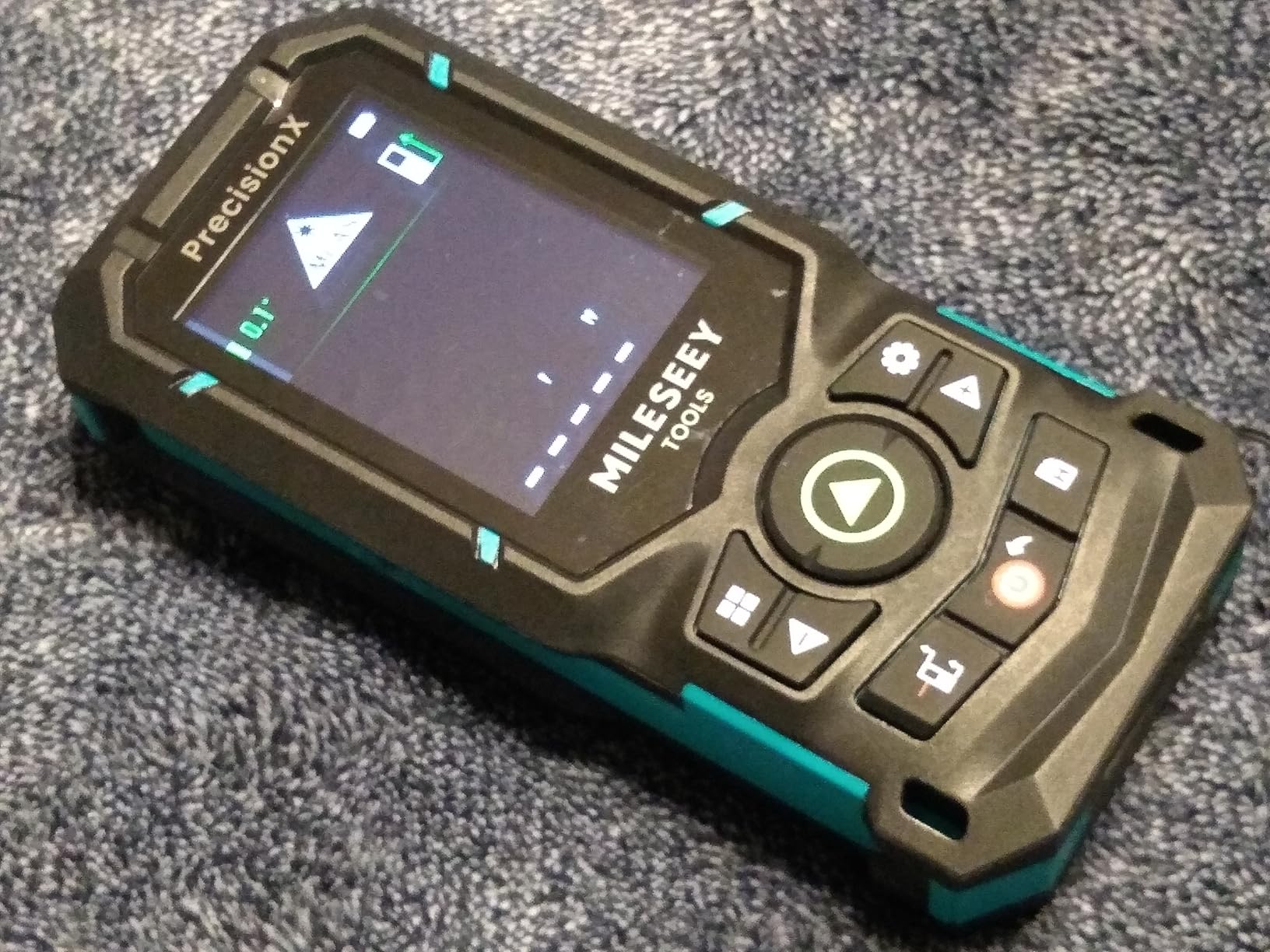MILESEEY S50 Green Laser Distance Meter, 400 ft Laser Measure, P2P, Side-Laser Alignment, 2.4 IPS Backlit Display, Rechargeable, Area and Volume Measurement, 8 Units, Indoor and Outdoor Use customer photo 2