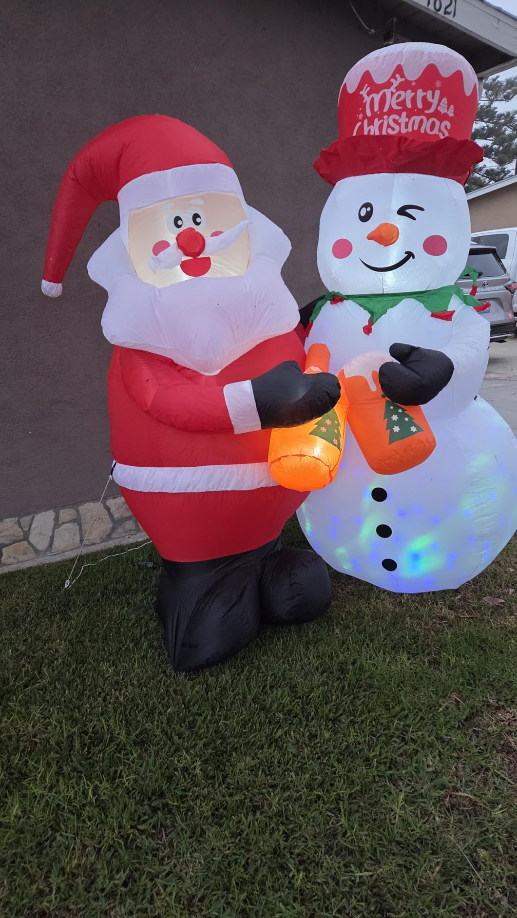 Meland 7FT Christmas Inflatable Outdoor Decoration, Inflatable Santa and Snowman Toasting with Light, Rotating Colorful LED, Blow Up Holiday Yard Decor for Family, Lawn, Garden & Christmas Party Cheer customer photo 2
