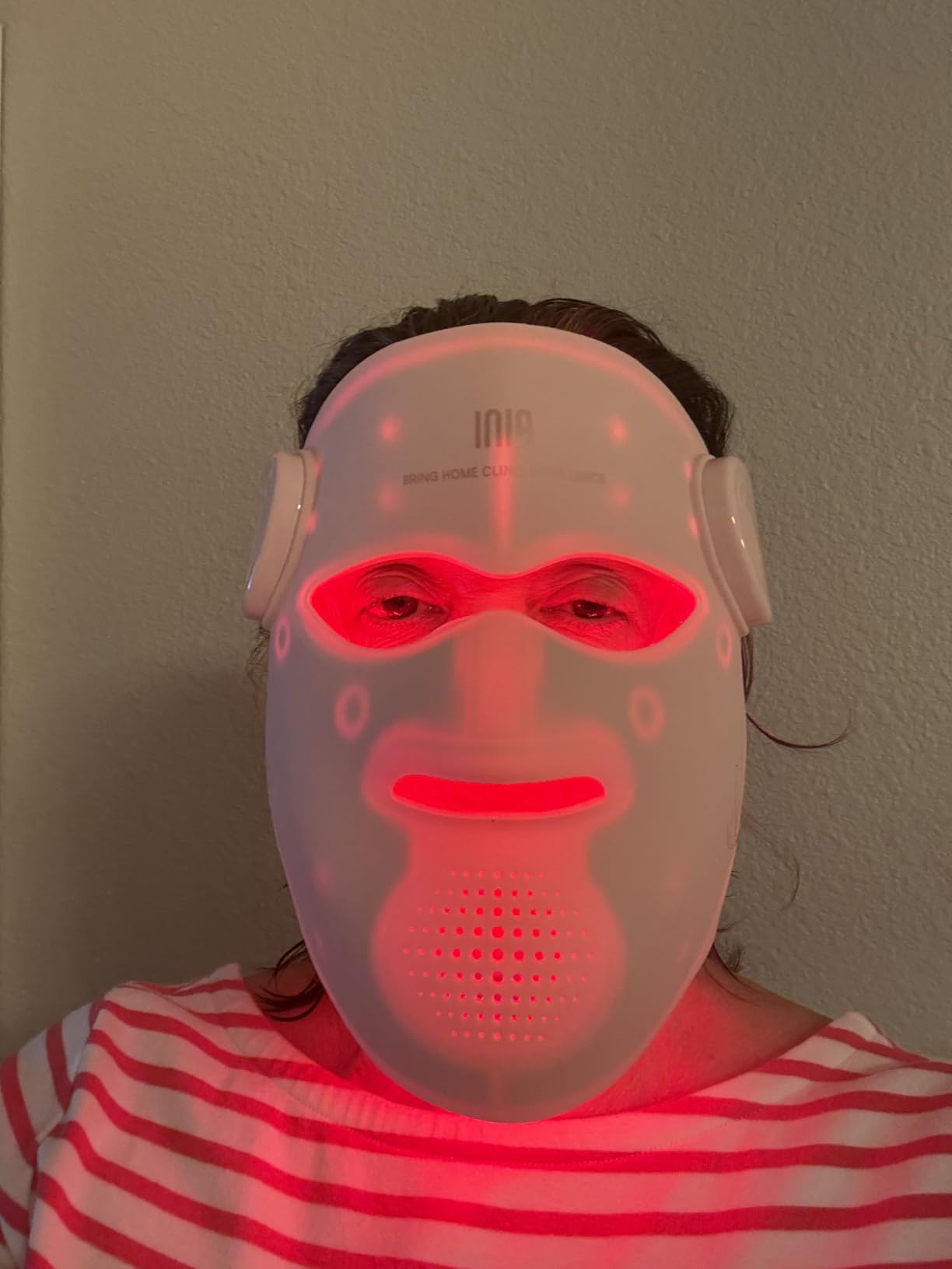 INIA GLOW 4D Wireless Red Light Therapy Mask for Face, Dual NIR, 320 LEDs customer photo 2