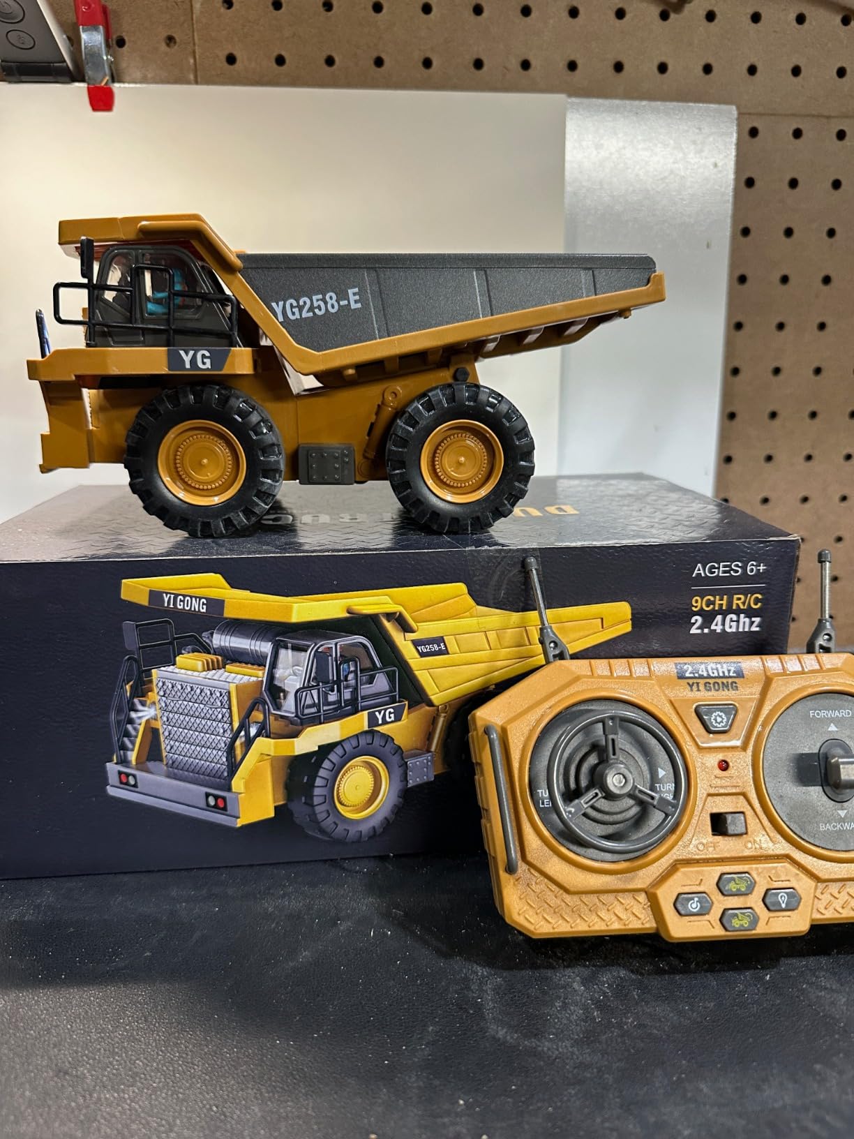 KidsFaves Pro-Grade Remote Control Bulldozer for Adult Metal Micro-Scale RC Construction Model with Leadscrew Loader System, Dual Battery Includes Portable Carry Case customer photo 1