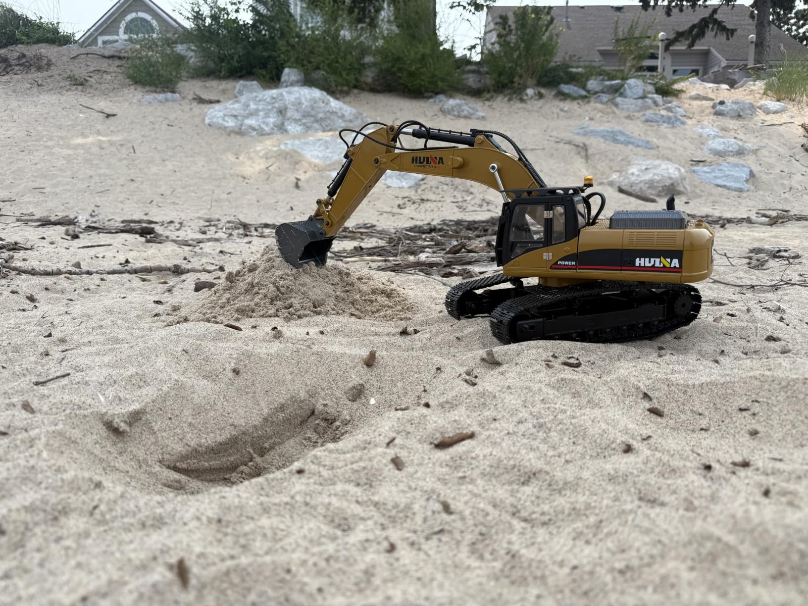 TOUCAN RC HOBBY US in Stock 1/14 Metal Excavator Model HUINA New Upgrade 580 Engineering Vehicle Electric Ball Grabber 360 Rotating Shear Claw Sound Lights for Ages 14+ Gift customer photo 2