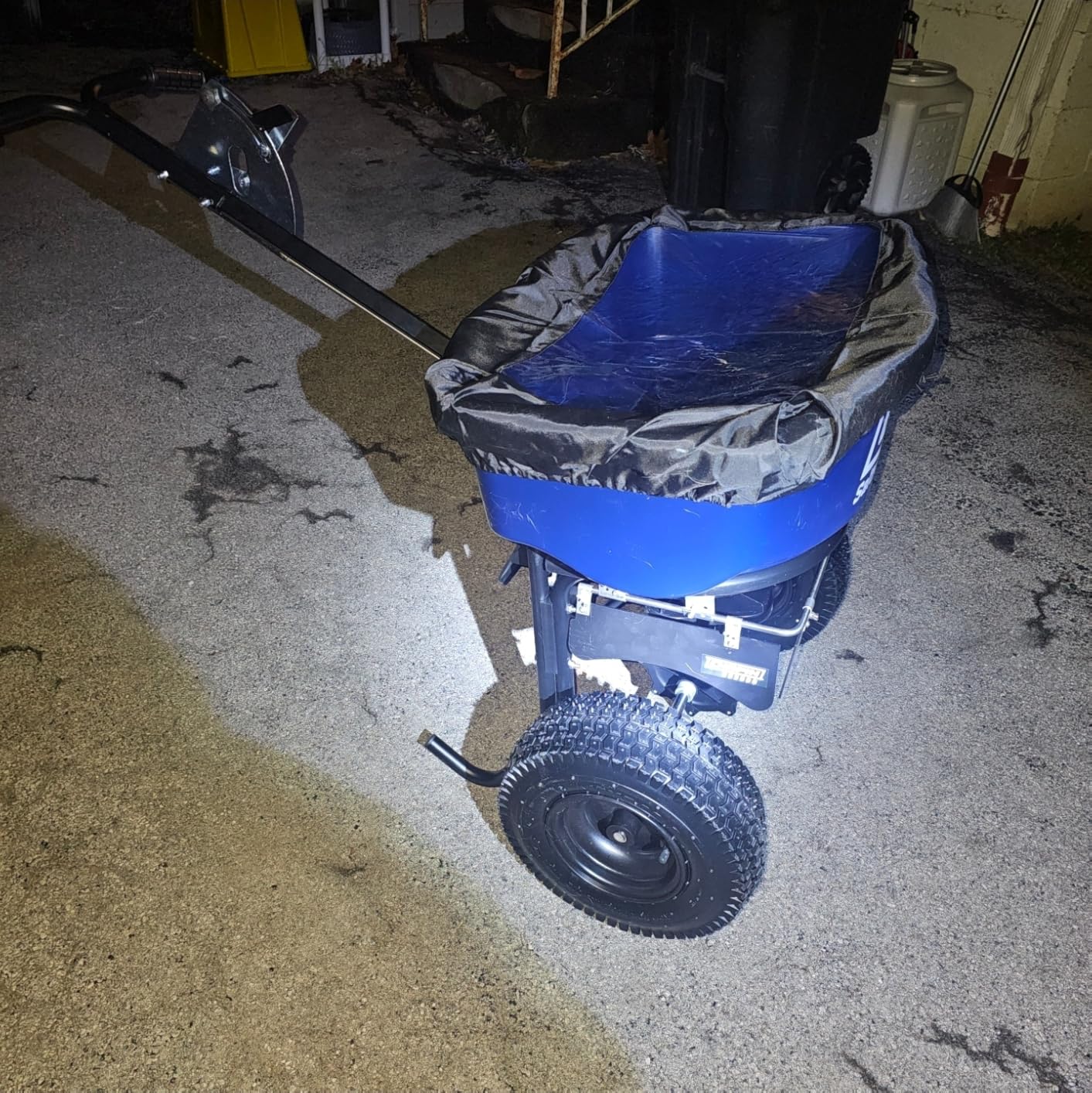 CHAPIN 88300B SaltPro 80 lb Contractor Salt Spreader, 12