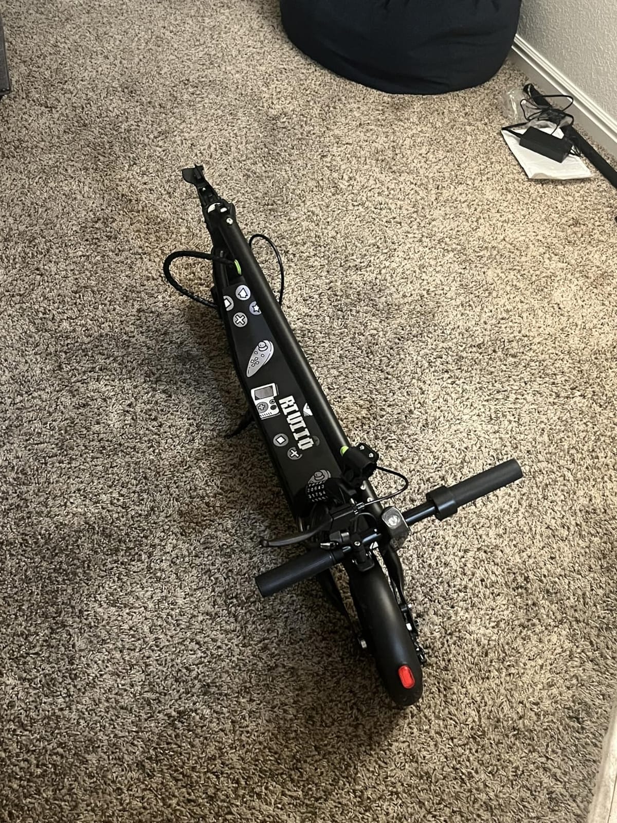 Electric Scooter for Adults, Teens & Big Kids, 350W-500W Motor, 10Mph-21 MPH & 10-28 Miles Max Range, 6.5 to 10 inch Tires, Portable Lightweight E-Scooter customer photo 1