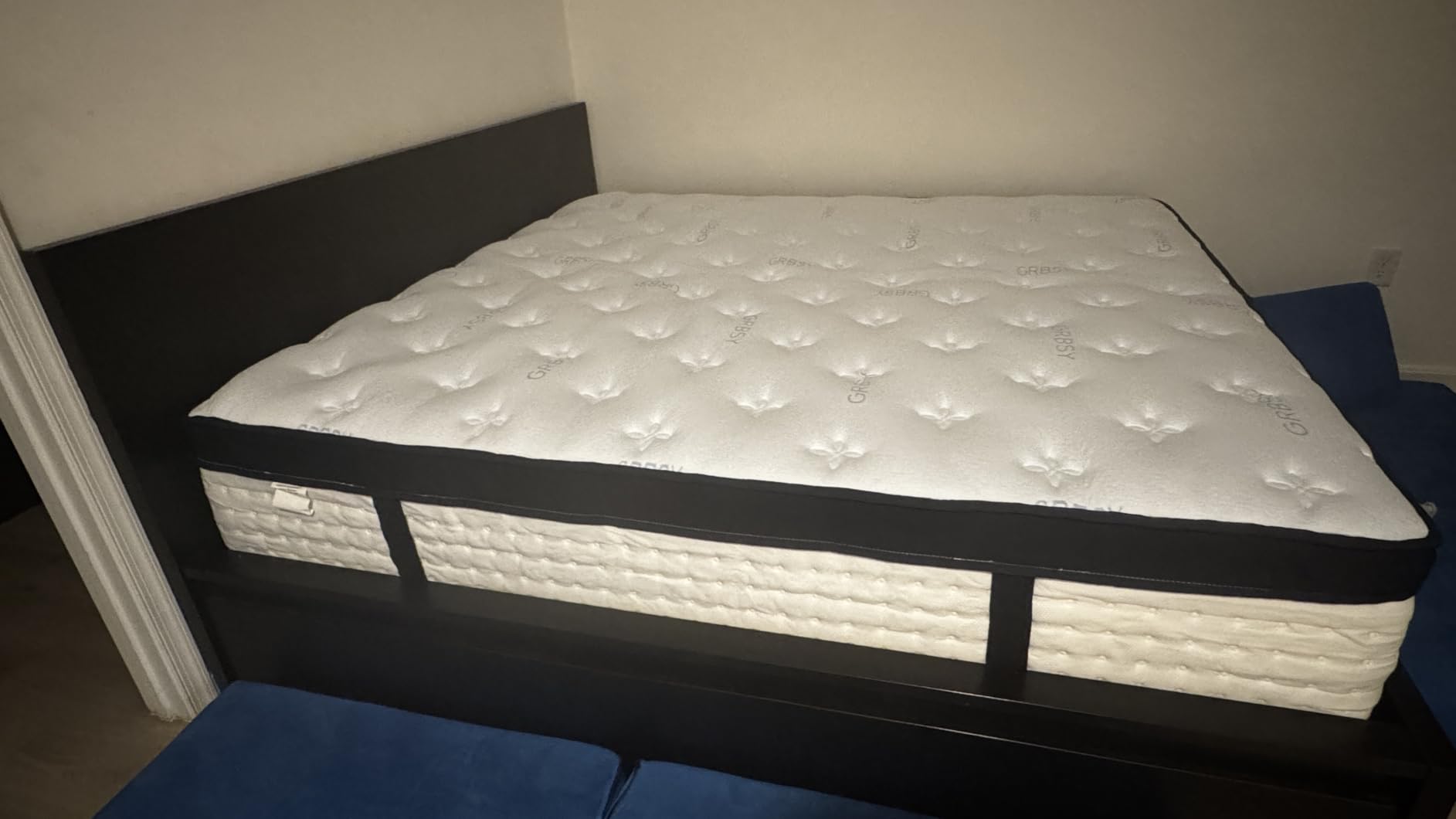 14 Inch Queen Mattress, Upgraded 7-Zone Support Hybrid Queen Size Mattress In A Box with Cooling Gel Memory Foam & Pocket Coils for Back Pain Relief, 365-Night Trial, Motion Isolation, Medium Firm customer photo 1