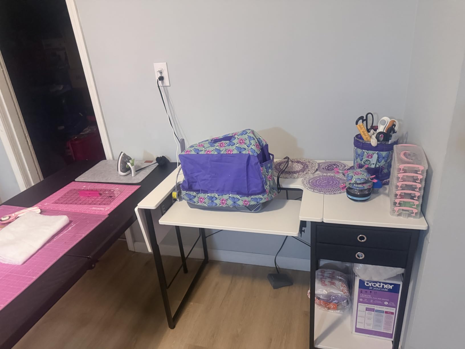 VEVOR Sewing Table, Multipurpose Sewing Machine Table with Foldable Side Shelf, Adjustable Shelf, Steel Legs, Computer Desk for Home, Fashion Studio, Art Studio, Educational Institution, White customer photo 2