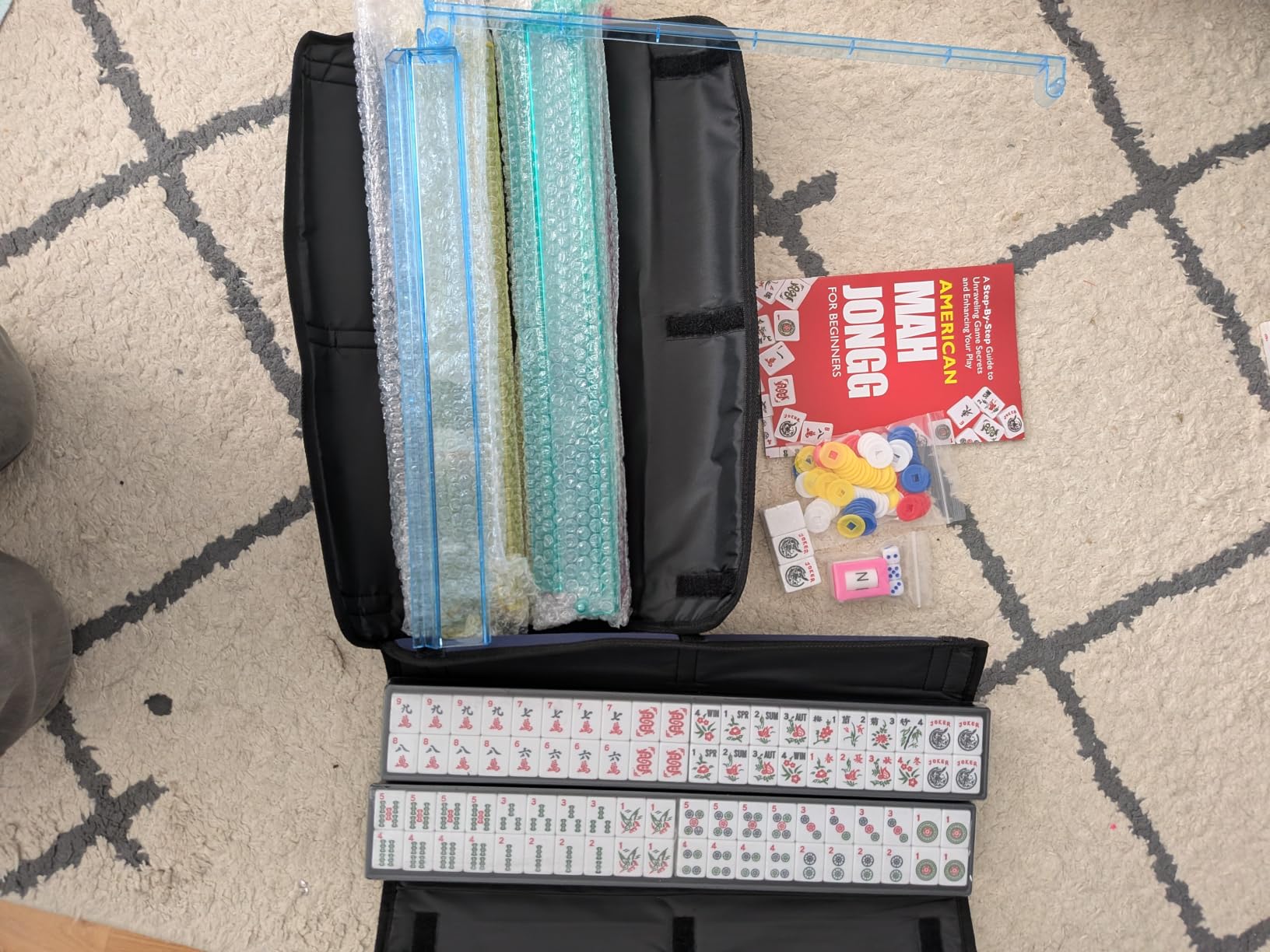 American Mahjong Tile Set, 166 White Tiles, 4 Colors Mahjong Racks, Travel Mahjong Set with Blue Carrying Bag customer photo 2
