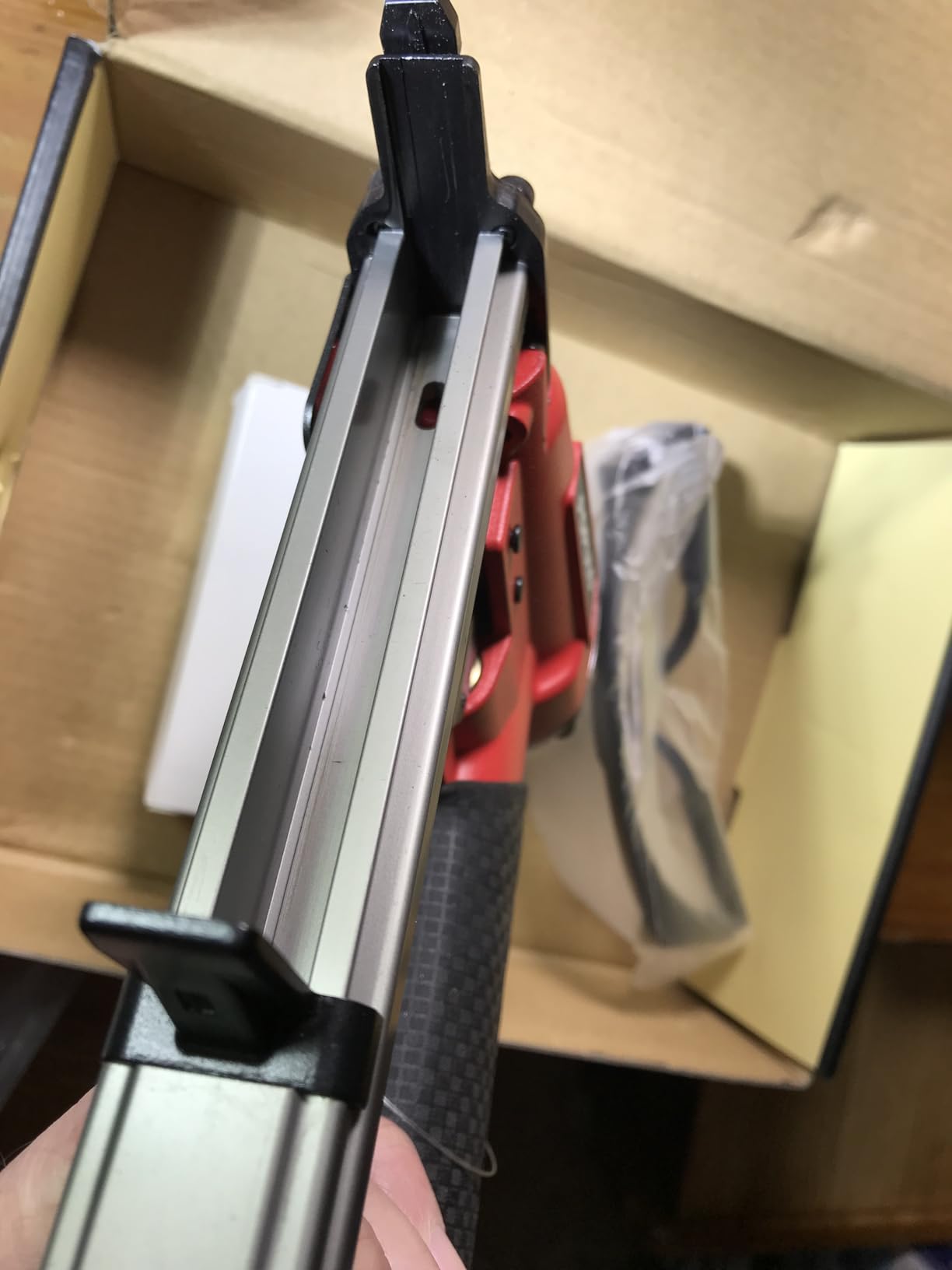 POPULO Pneumatic Staple Gun, Air Staple Gun with 3000 Staples and Safety Glasses, T50 Stapler for Upholstery, Woodworking, DIY, or Material Repair (Air Compressor Not Included) customer photo 1