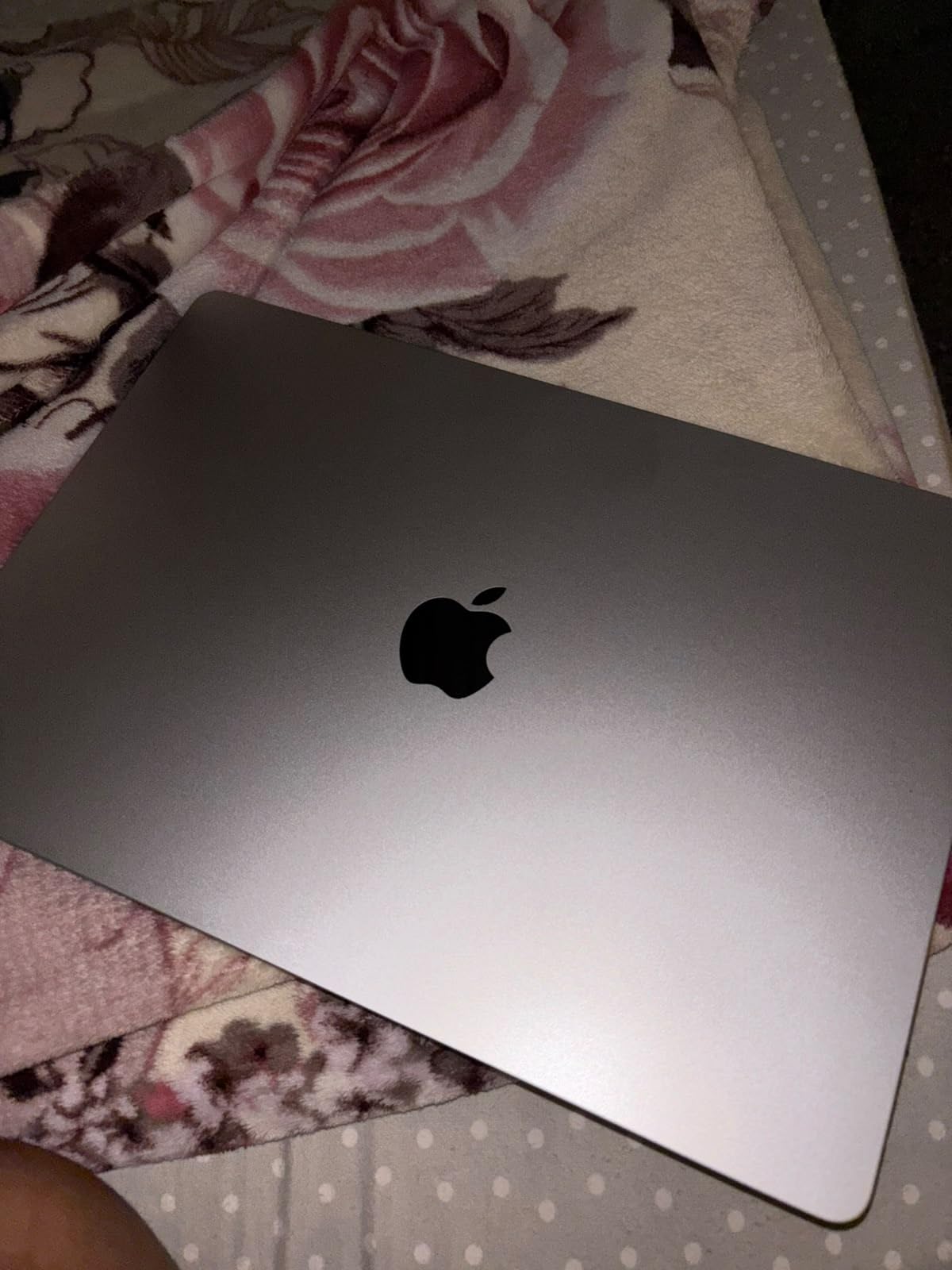 Apple 2026 MacBook Air 15-inch Laptop with M5 chip: Built for AI, 15.3-inch Liquid Retina Display, 16GB Unified Memory, 512GB SSD, 12MP Center Stage Camera, Touch ID, Wi-Fi 7; Midnight customer photo 2
