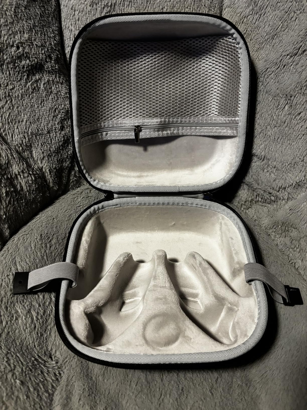 Q3S Hard Carrying Case for Meta Quest 3/Quest 3S VR Headset, Touch Controller, Original Fabric Strap & Accessories, Ideal for Travel & Home Storage with Comfort Protection customer photo 1