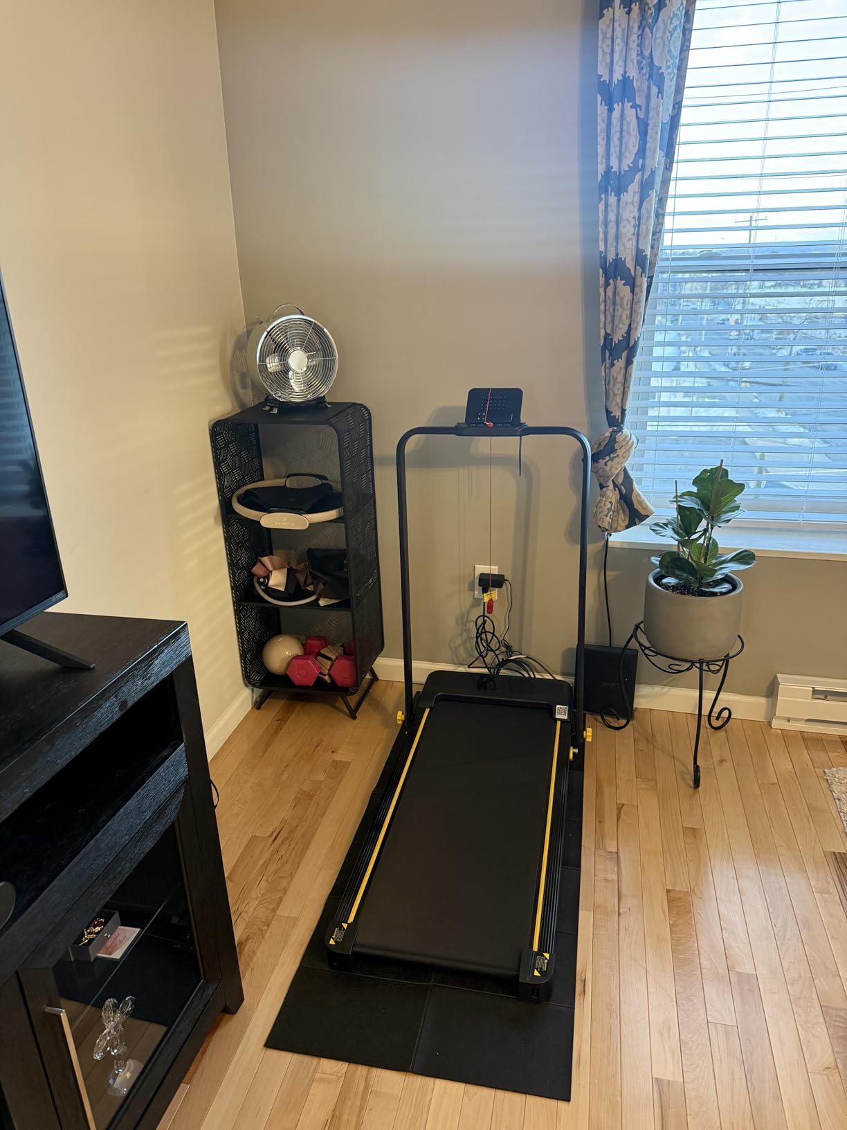 YPOO Foldable Treadmill with Incline, Walking Pad with Handle Bar 3 Level Incline customer photo 2